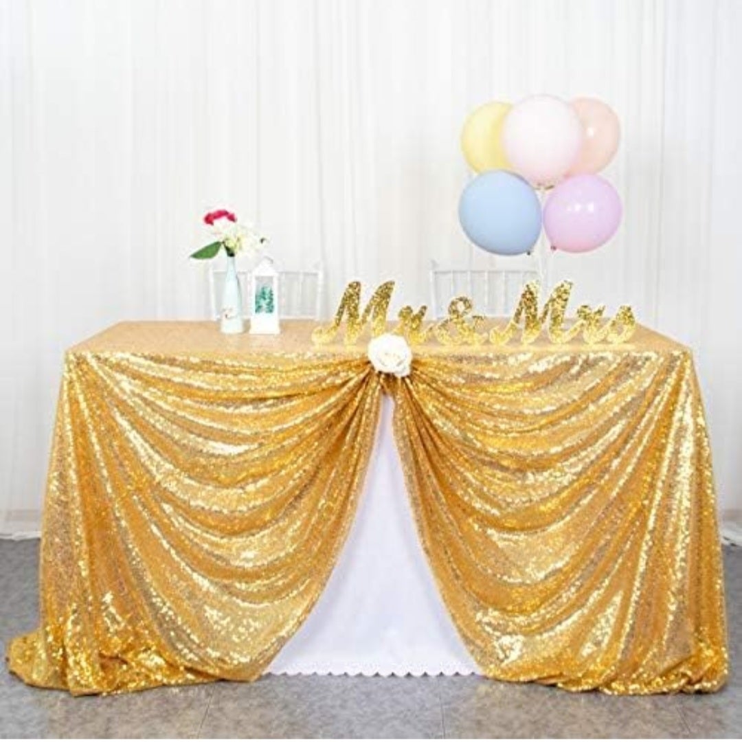 Tischdecken mieten – Baumwolle, Satin & Paillette in Weiß, Gold, Silber – 3