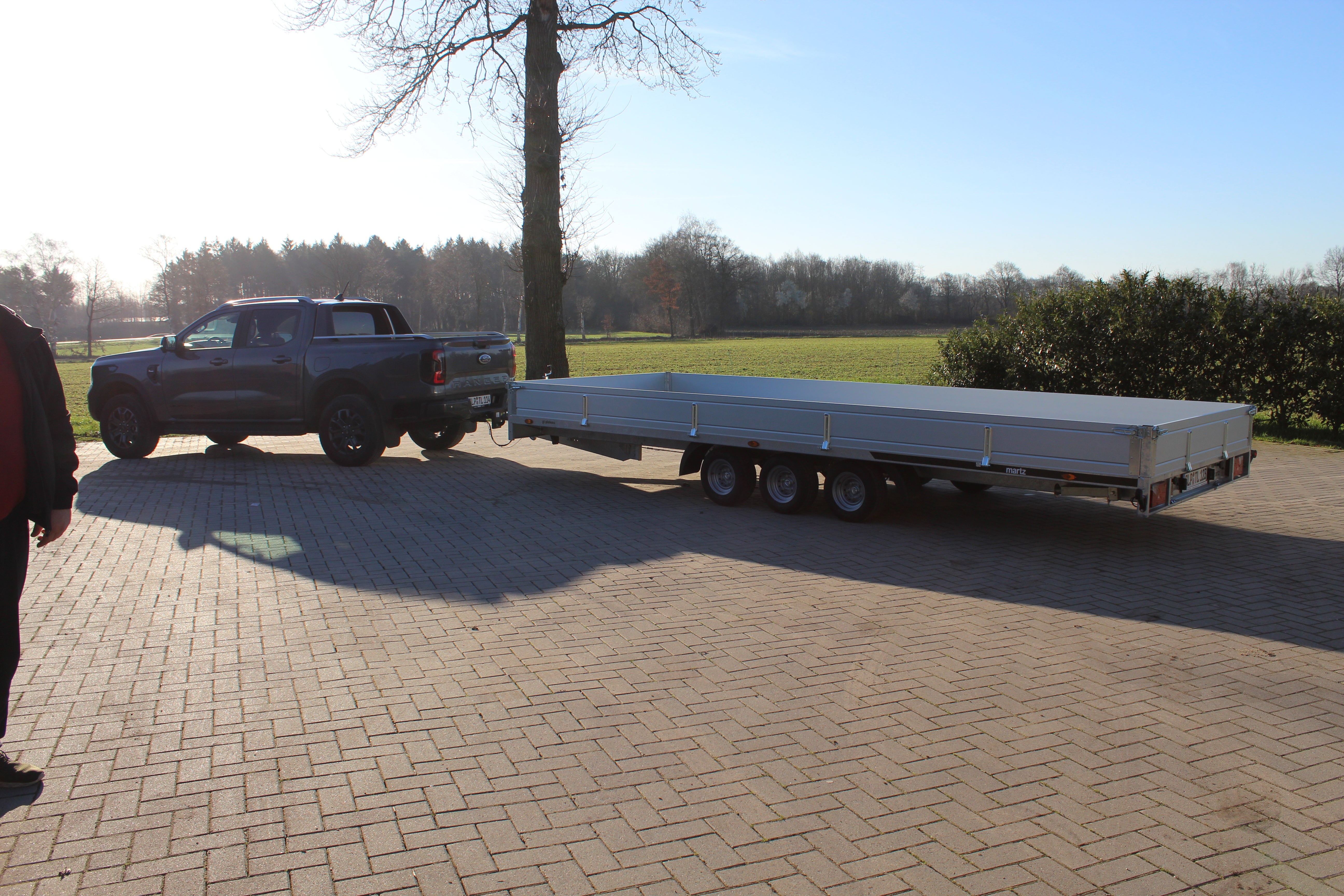 Autotransporter mieten – 6 m Anhänger, 2.736 kg Nutzlast, mit Seilwinde – 2