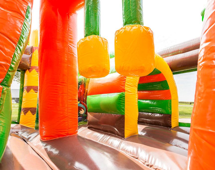 Hüpfburg mieten in Köln – Gorilla, Einhorn, Dino & Party-Modelle für jedes Fest – 4