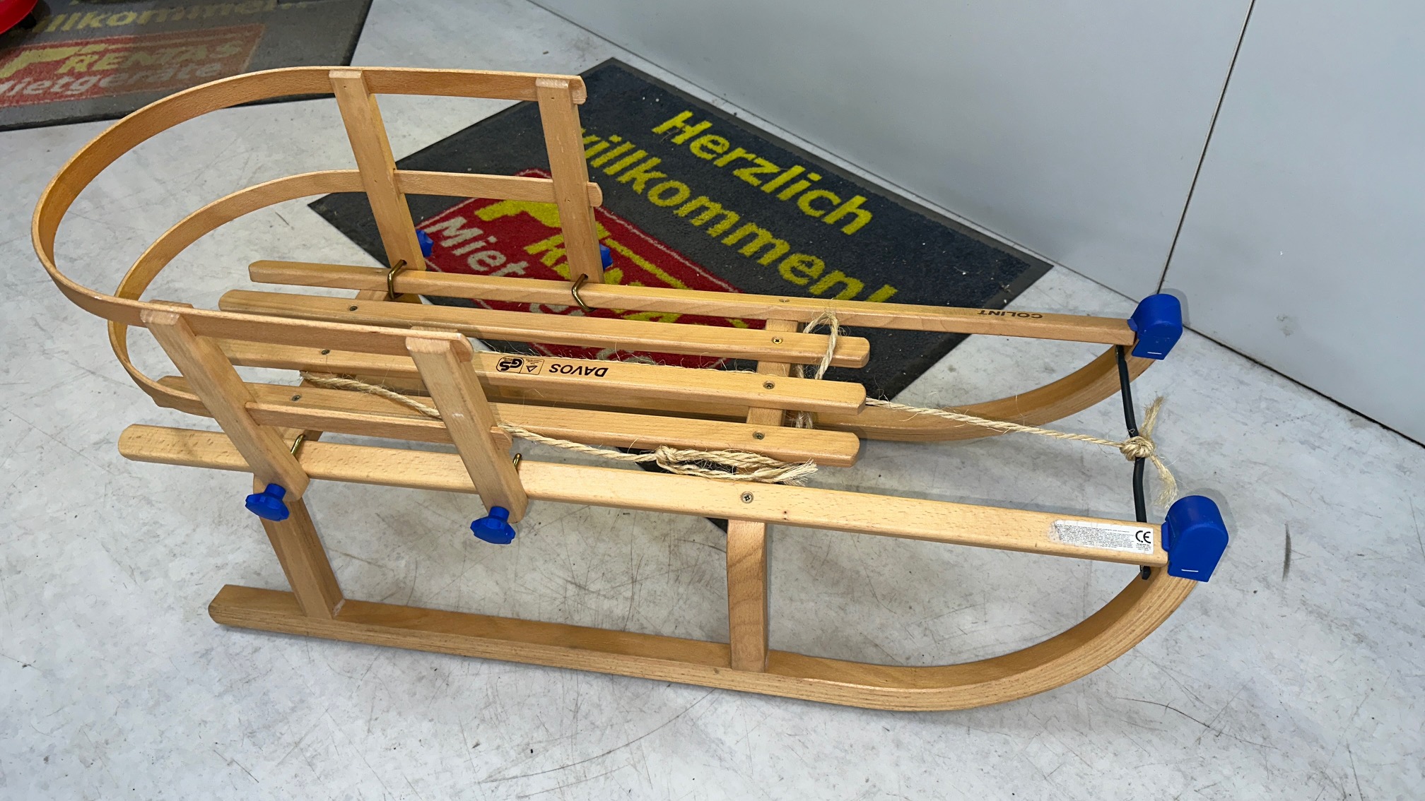 Holzschlitten