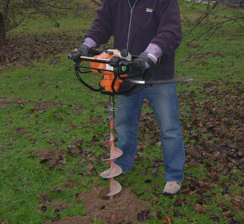 Erdbohrgerät bis Ø 20 cm, Einmanngerät, Benzingemisch – 2