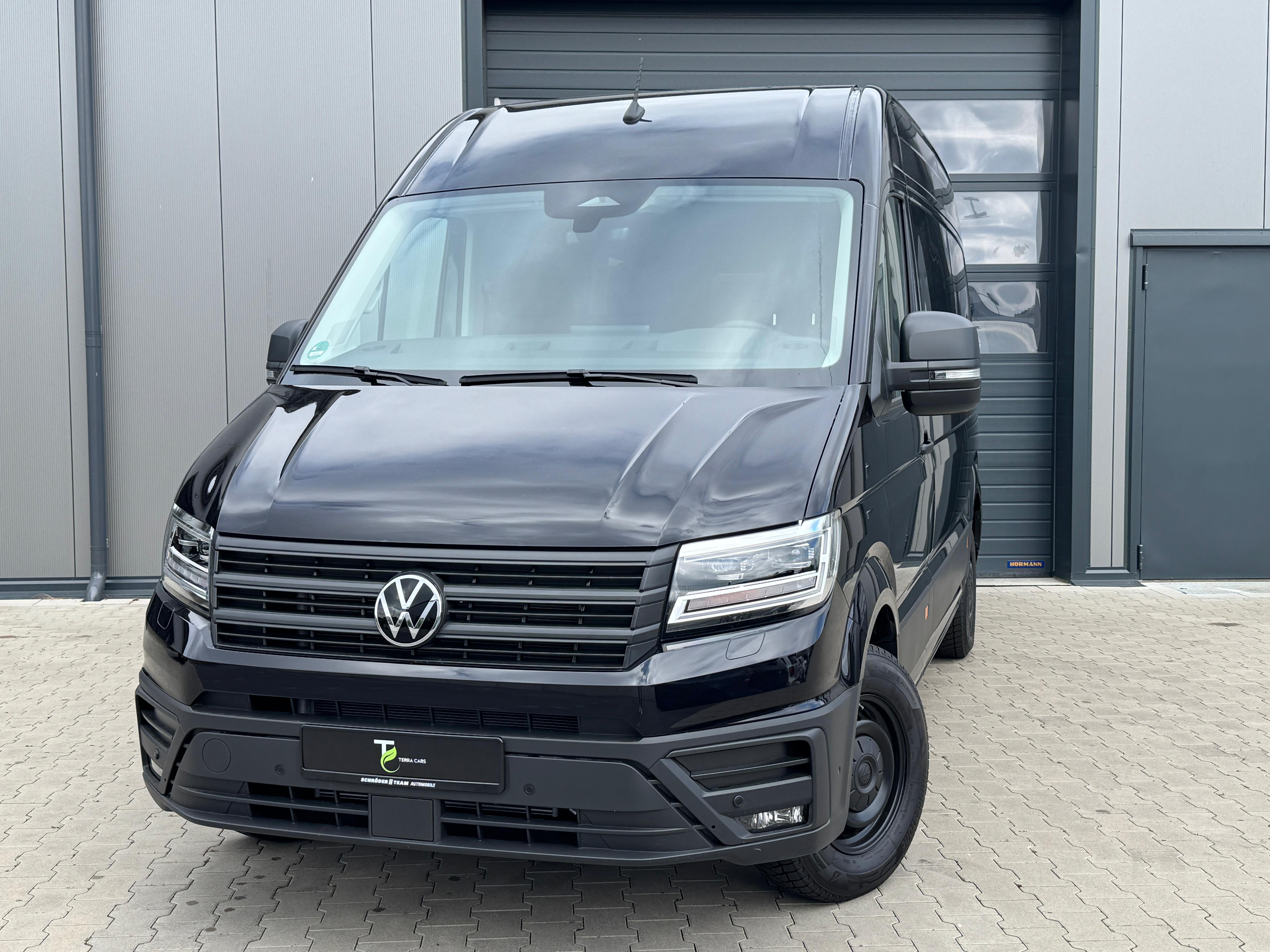 VW Crafter 9-Sitzer mieten - Neuwagen Automatik mit Apple CarPlay & Vollausstattung – 2