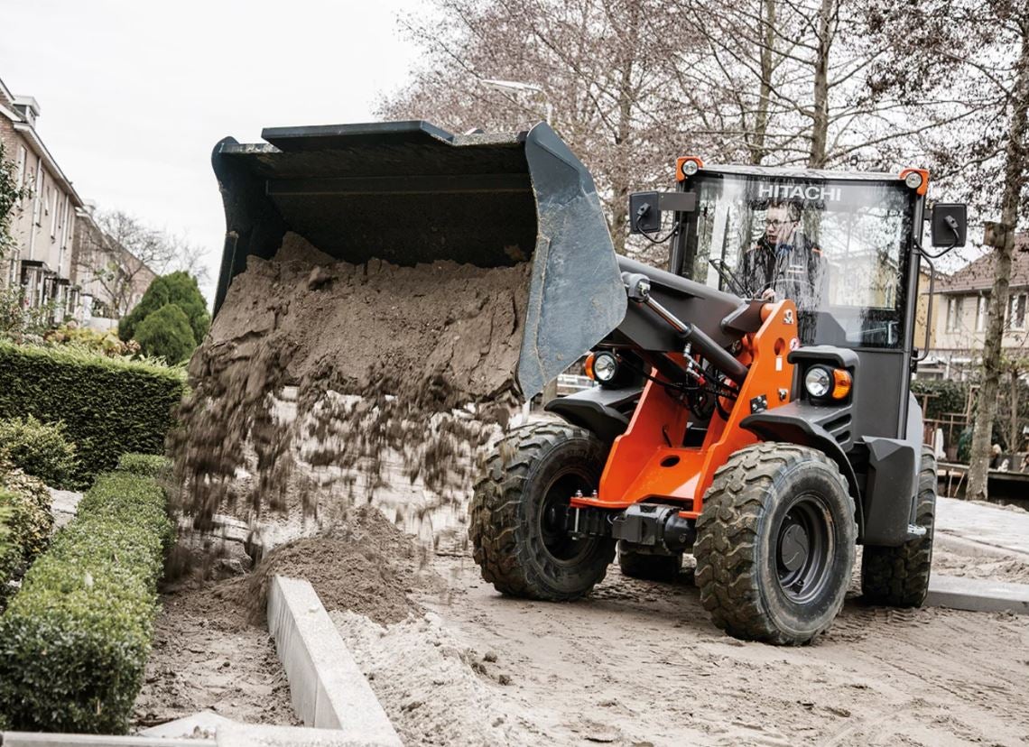 Radlader 5,5 t mieten – Kompaktlader mit Kabine, 75 PS, 1 m³ Schaufel