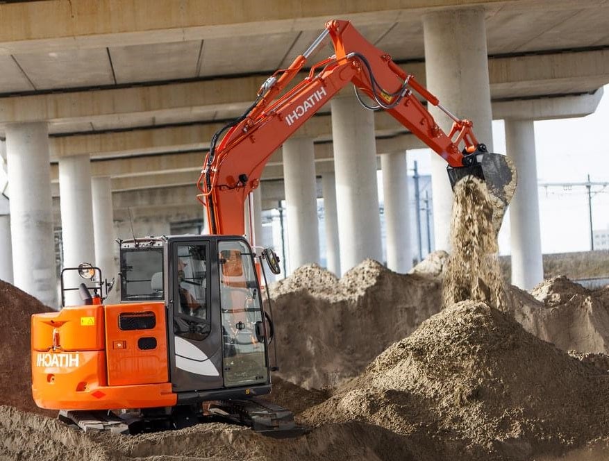 Kompaktbagger 8,5 Tonnen mieten – Raupenbagger mit Kabine & Powertilt