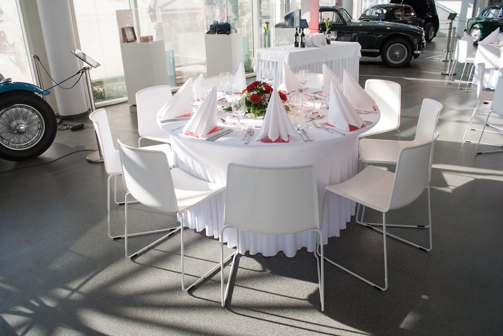 Designstuhl TWEET weiß mieten – Bankettstuhl, In- & Outdoor, stapelbar – 3