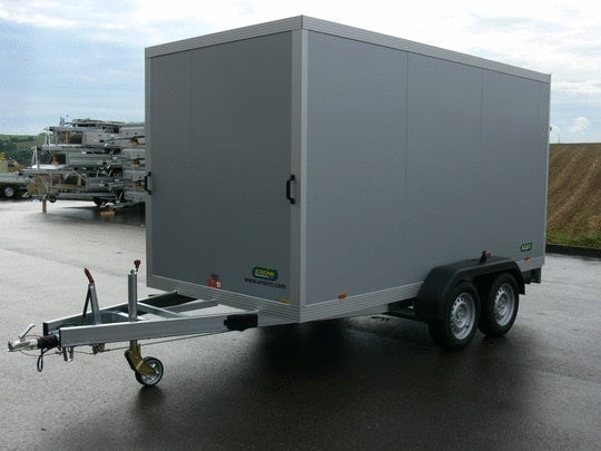 Kofferanhänger mieten – geschlossener Transportanhänger 1500 kg, 3 m Länge