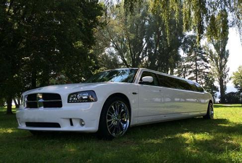 Luxus Dodge Stretchlimousine mit Panoramadach bis 8 Personen in NRW – 4