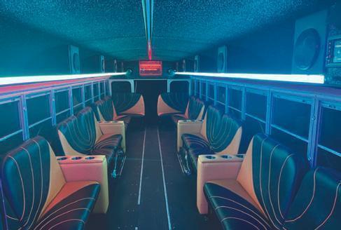 Amerikanischer Schoolbus-Partybus bis 30 Personen mieten in NRW