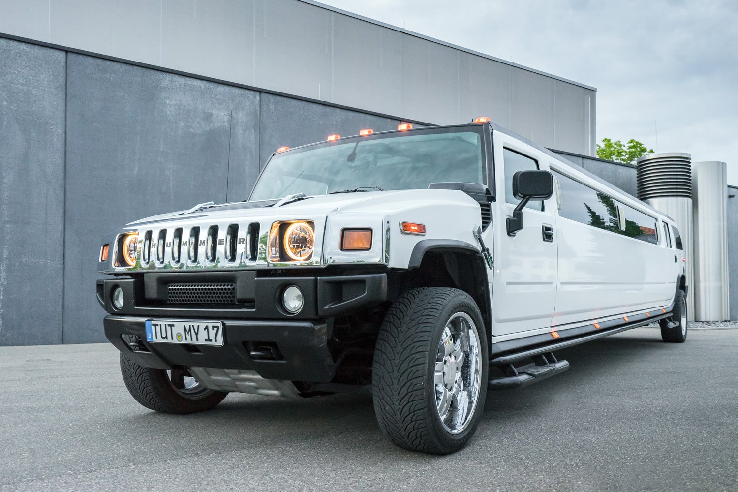 Stretchlimousine mieten in NRW – Limousinenservice für JGA & Hochzeit