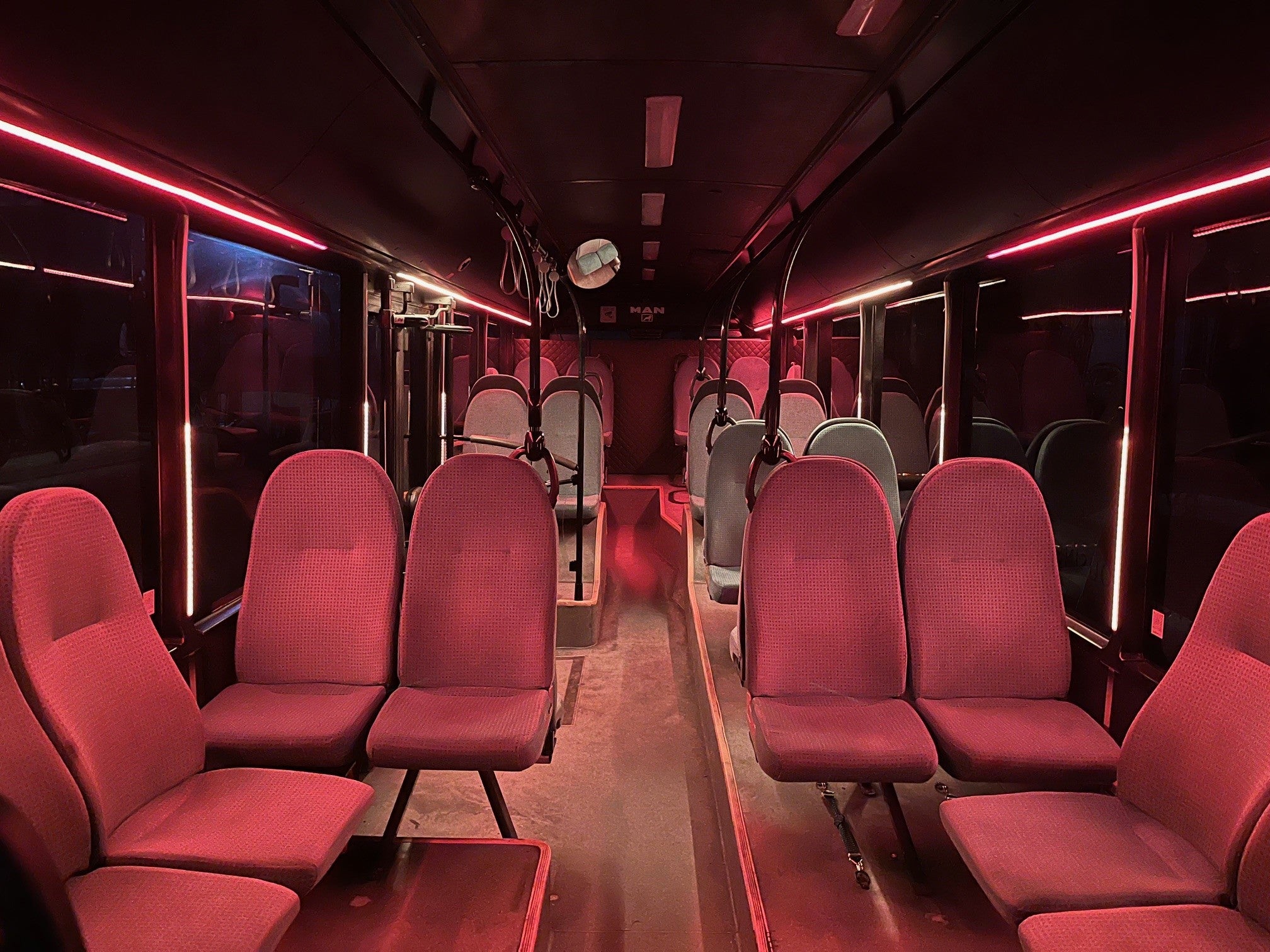 Partybus bis 45 Personen mieten – Köln, Düsseldorf, Bochum & NRW – 2