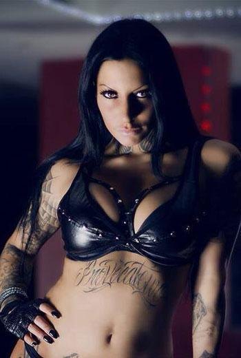 Stripperin Caro mieten – professionelle Stripshow für JGA & Feiern