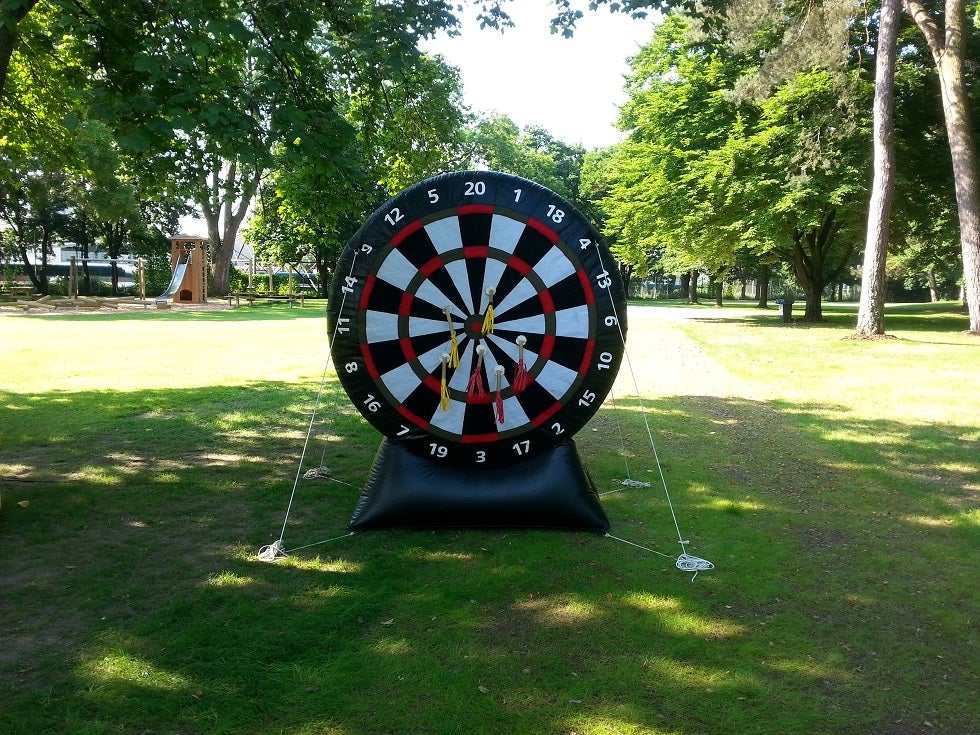 XXL Dartscheibe mieten ~ aufblasbares Riesendart (2,5 m) ~ Dartspiel für jedes Event