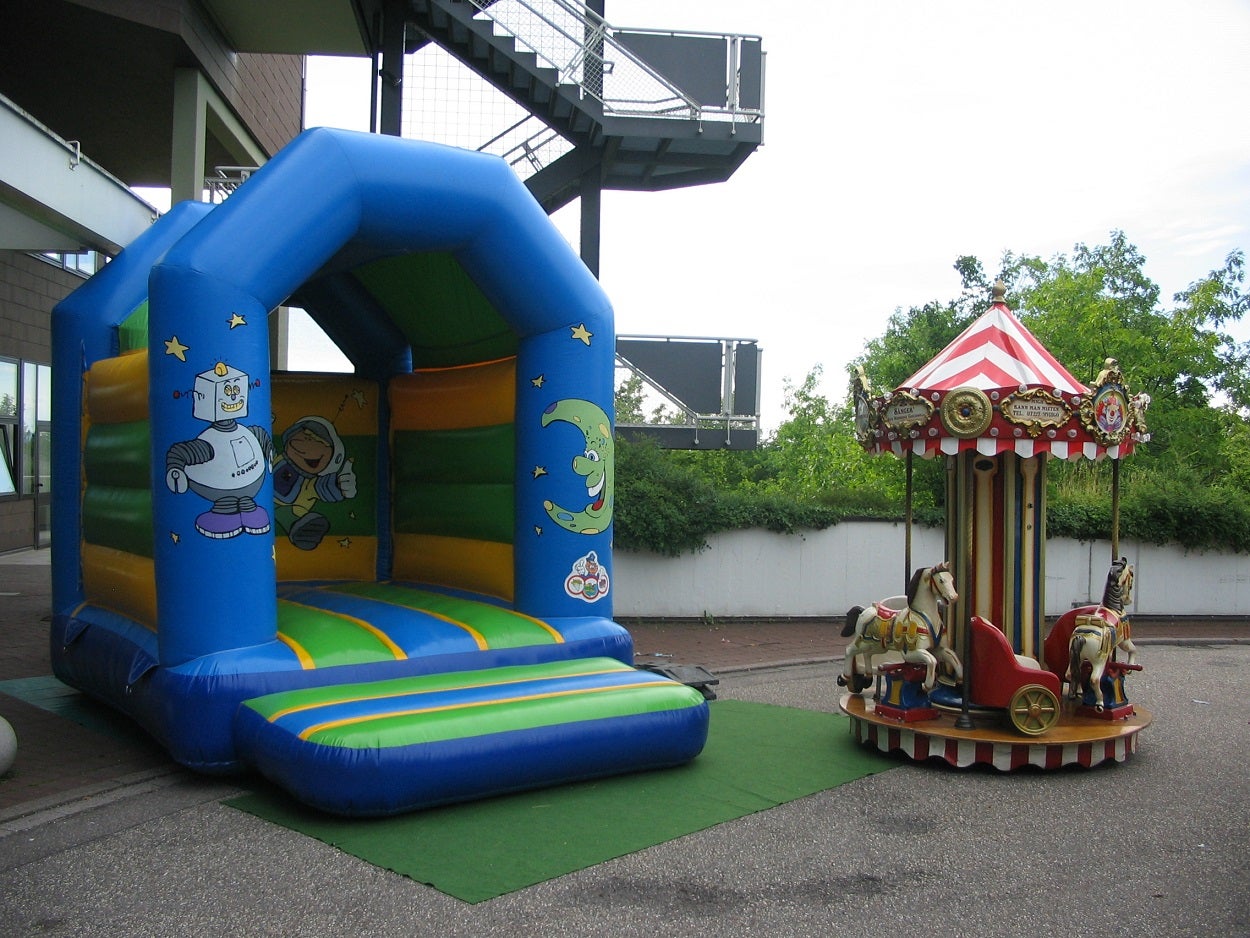 Hüpfburg Spacehouse mieten ~ Weltall-Springburg ~ kompakte Hüpfburg – 3