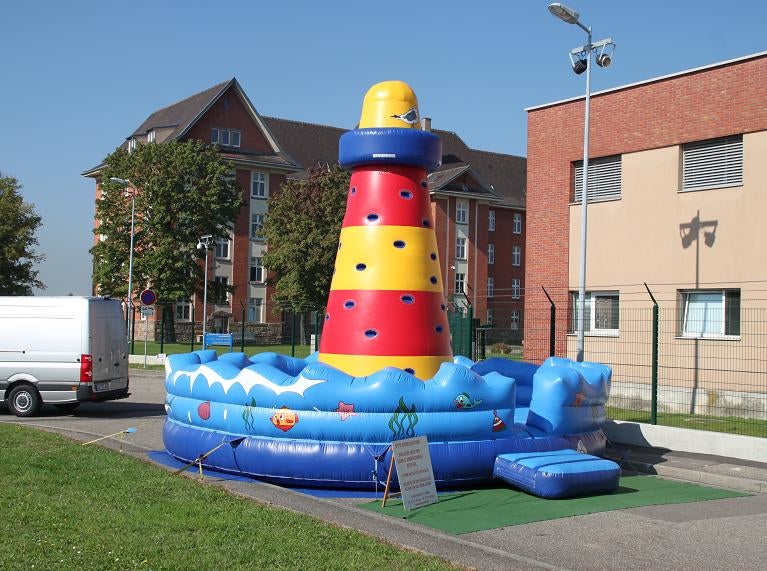 Kletter-Leuchtturm mieten ~ Hüpf- & Kletterturm (7 m) für 14–16 Kinder