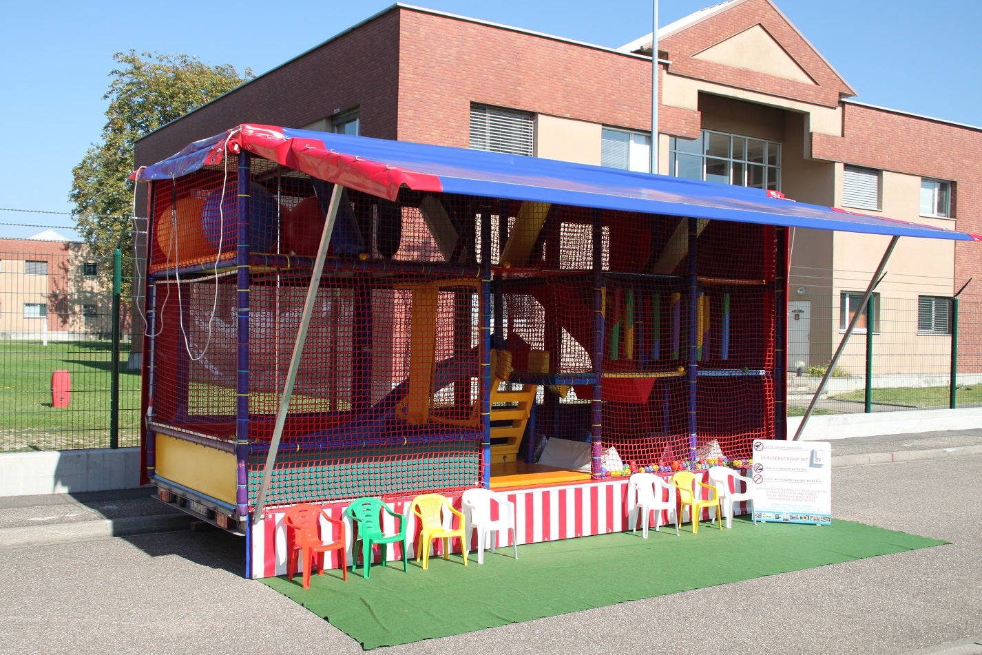Spielmobil Adventure Park mieten – Bällebad, Rutsche & Kletterspaß für Kinder