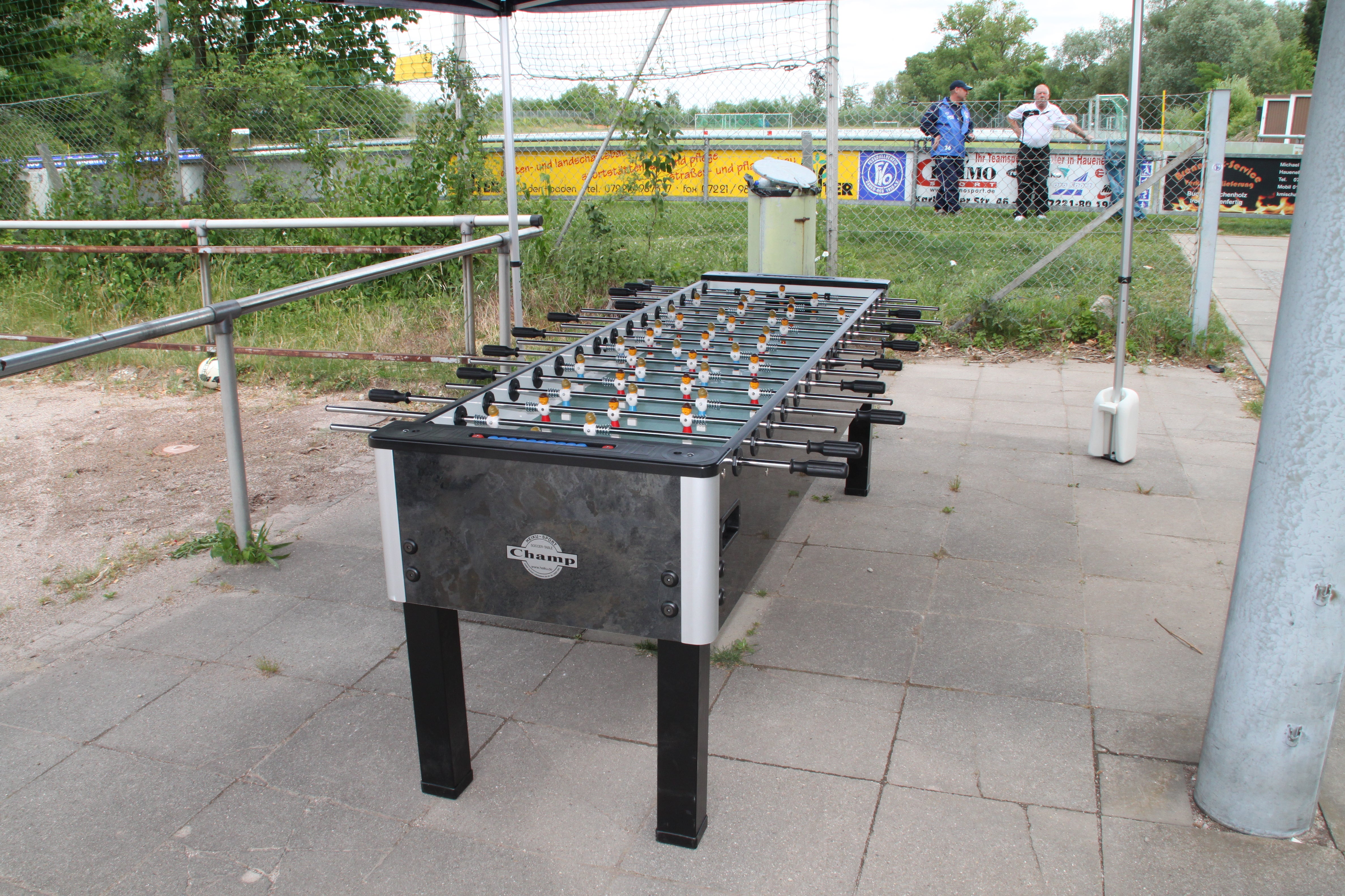 XL Tischkicker mieten – 8er Tischfußball für bis zu 8 Spieler | bis zu 6 Stück – 3