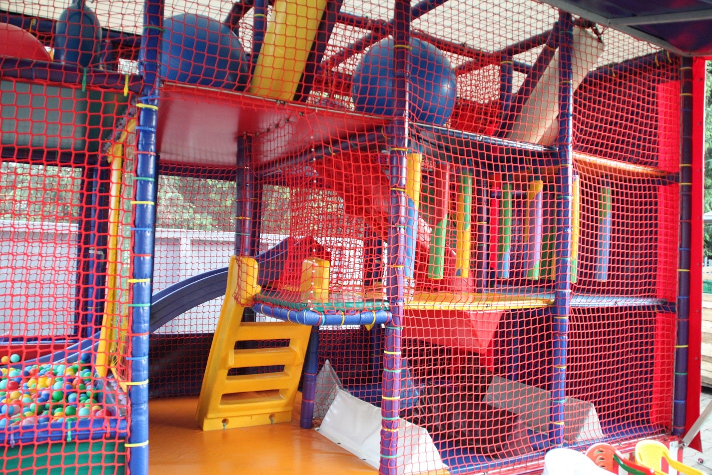 Spielmobil Adventure Park mieten – Bällebad, Rutsche & Kletterspaß für Kinder – 4