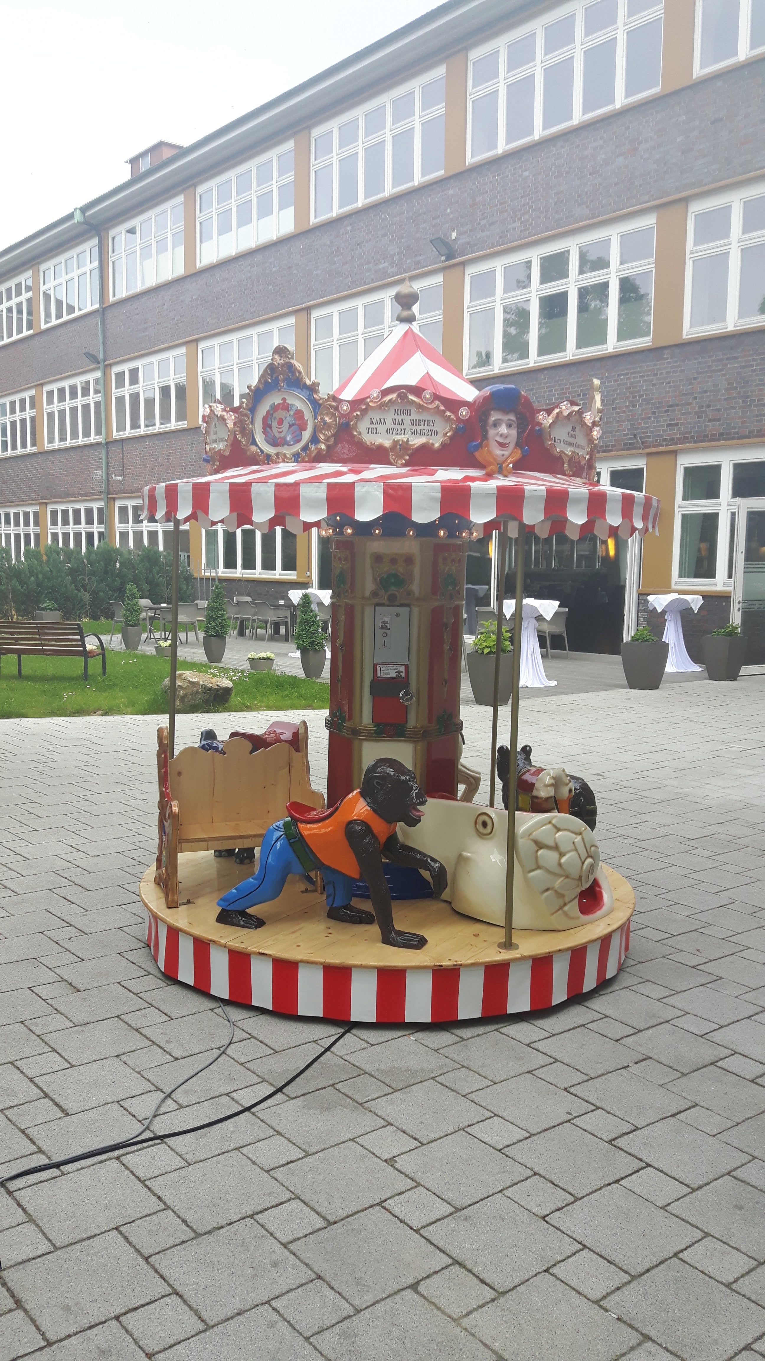 Nostalgie-Kinderkarussell mieten ~ 8 Sitzplätze mit Beleuchtung, Musik & Münzeinwurf – 3