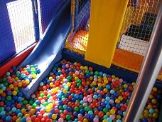 Spielmobil Adventure Park mieten – Bällebad, Rutsche & Kletterspaß für Kinder – 2