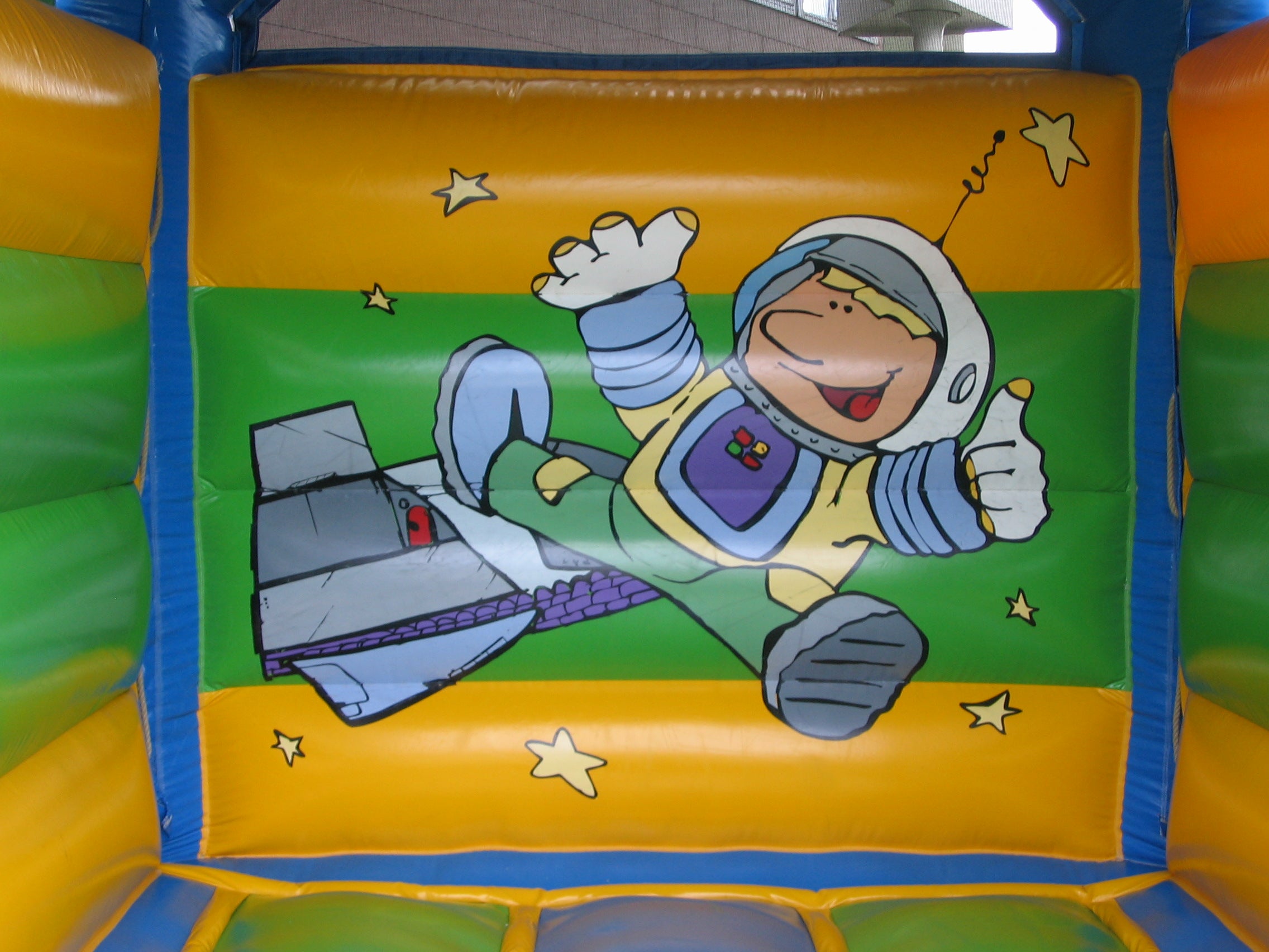 Hüpfburg Spacehouse mieten ~ Weltall-Springburg ~ kompakte Hüpfburg – 4