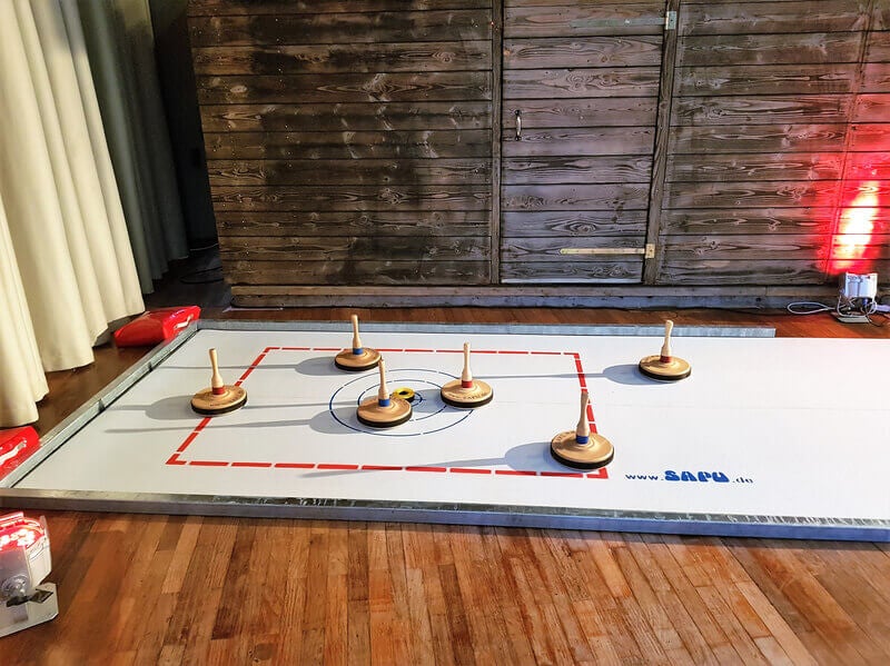 Eisstockschießen mieten – mobile Curlingbahn für jede Jahreszeit | 12 m – 2