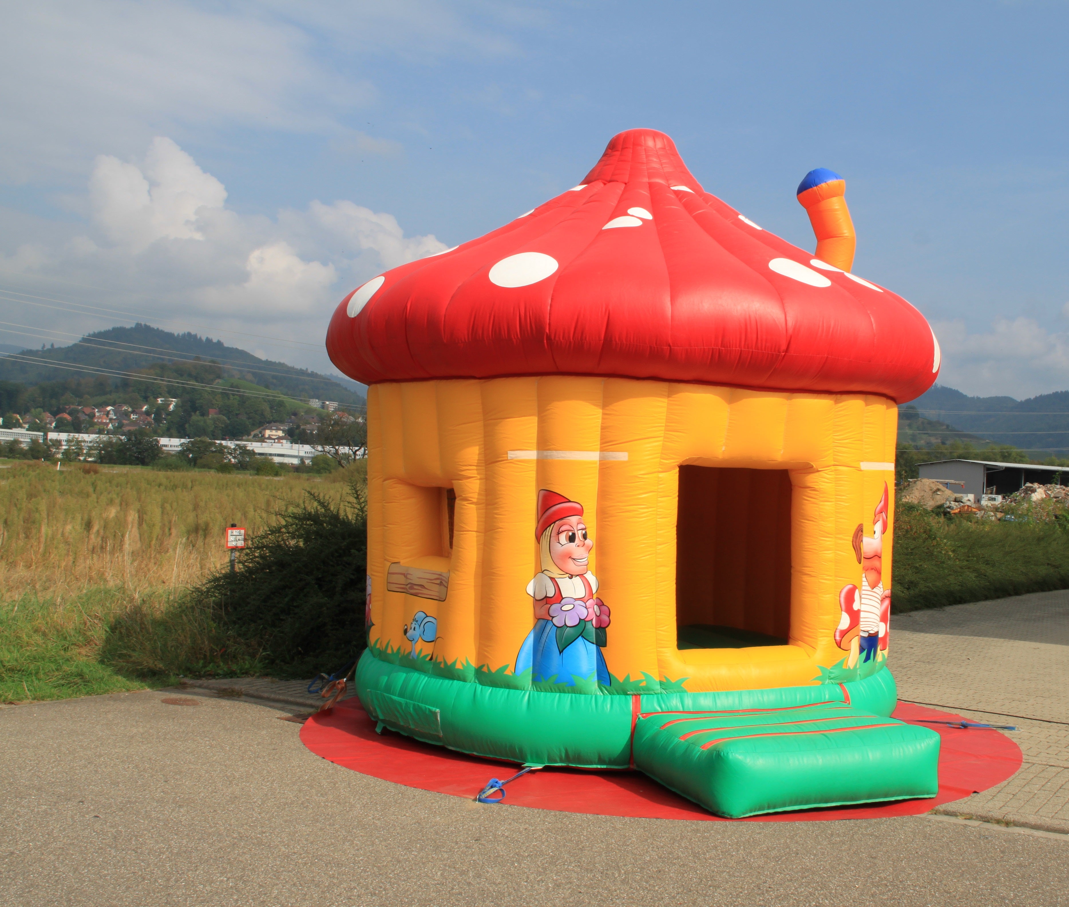 Hüpfburg Fliegenpilz mieten ~ überdachte Springburg für bis zu 12 Kinder