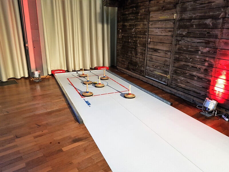 Eisstockschießen mieten – mobile Curlingbahn für jede Jahreszeit | 12 m