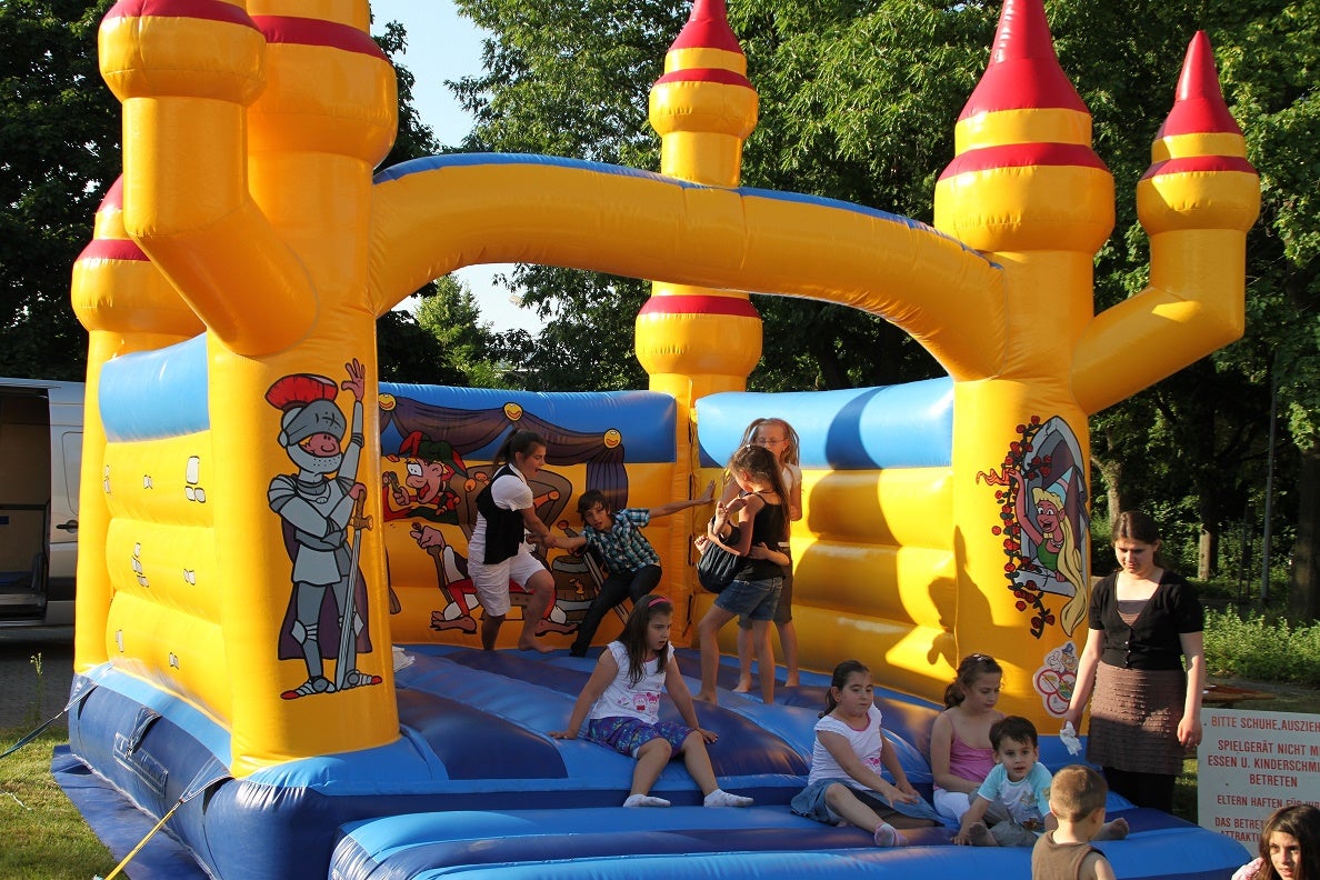 Hüpfburg Schloss mieten ~ märchenhafte Springburg für bis zu 12 Kinder – 3