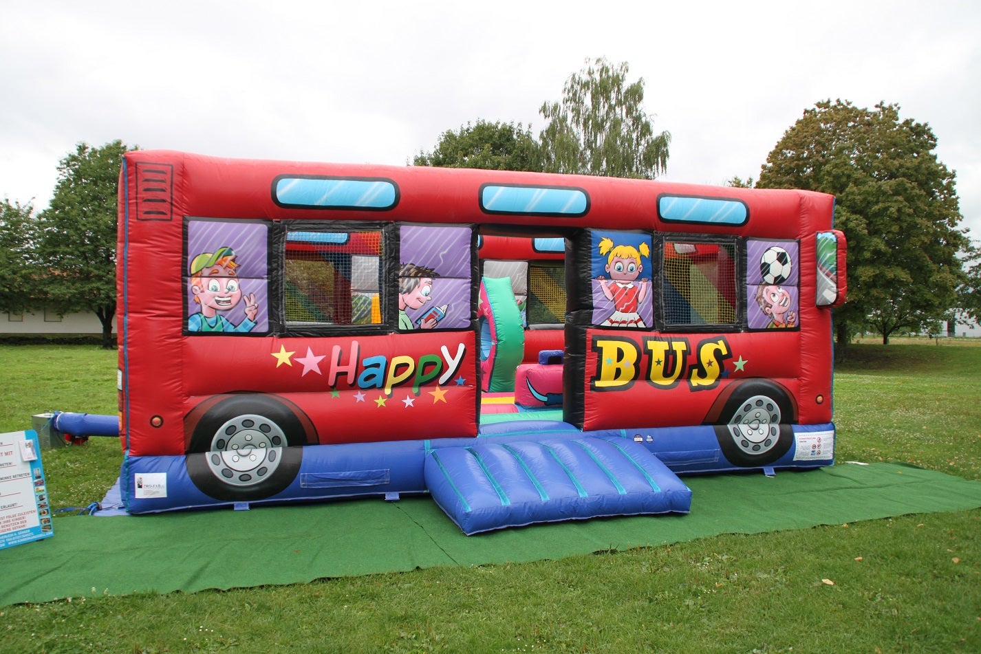 Hüpfburg Happy Bus mieten ~ Multiplay-Springburg für bis zu 16 Kinder