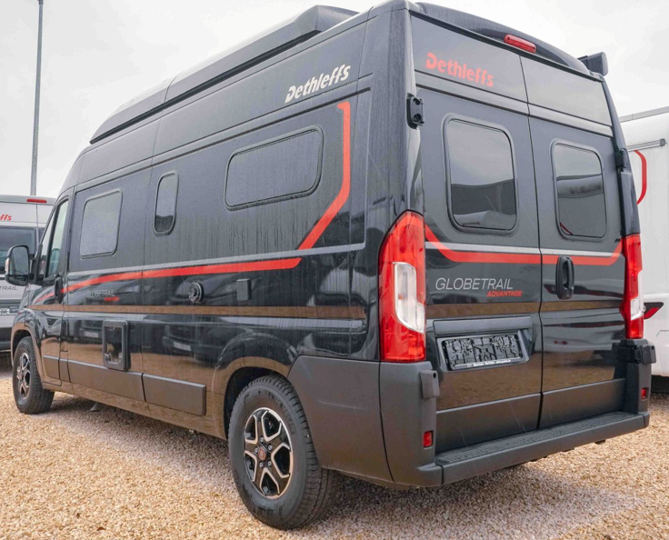 Wohnmobil mieten – Dethleffs Globetrail 600 ER Automatik, 6 m Kastenwagen mit Aufstelldach, 4 Schlafplätze (Wurster Nordseeküste) – 3