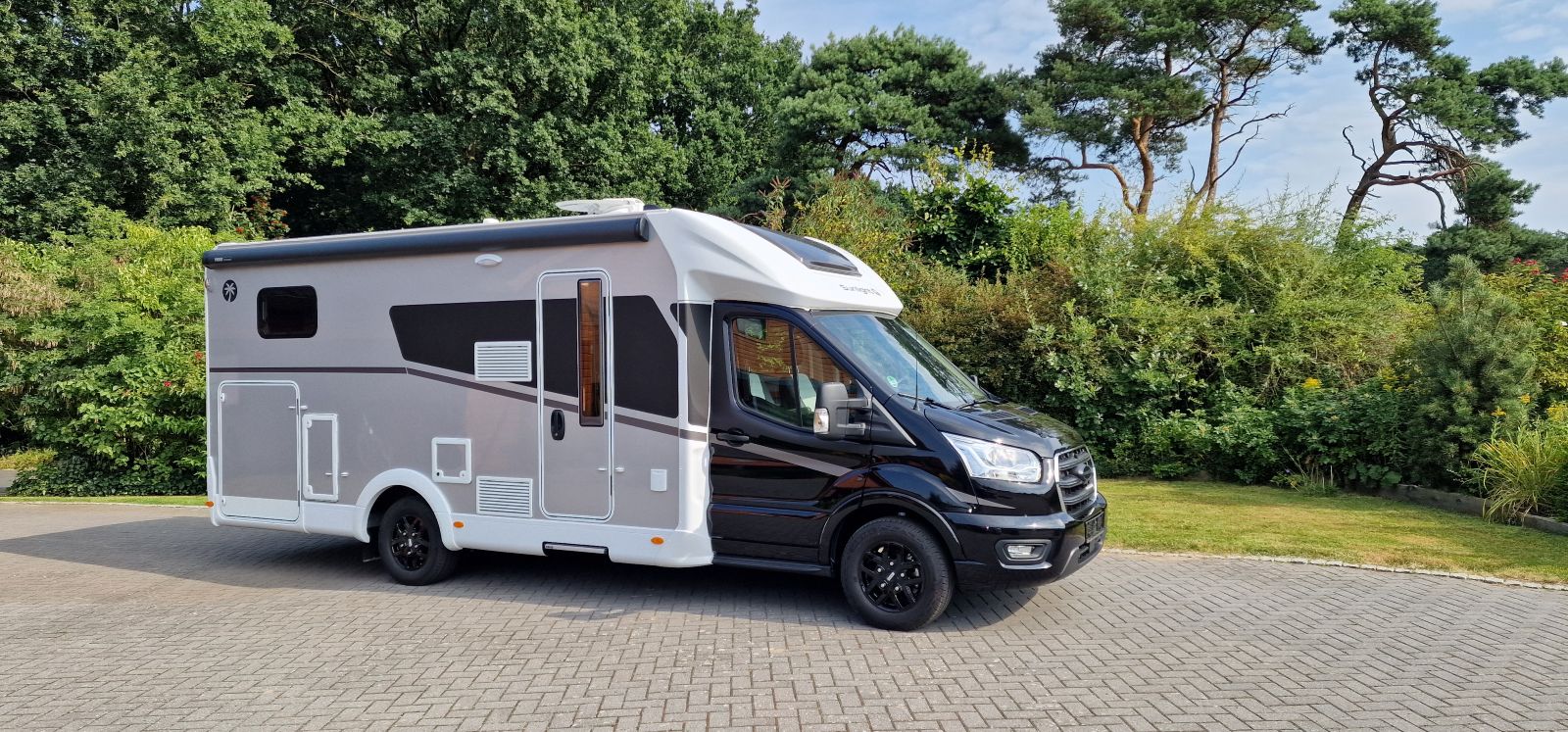 Wohnmobil mieten – Sunlight T 680 Automatik für bis zu 4 Personen, Sat, Navi, Markise (Wurster Nordseeküste) – 2