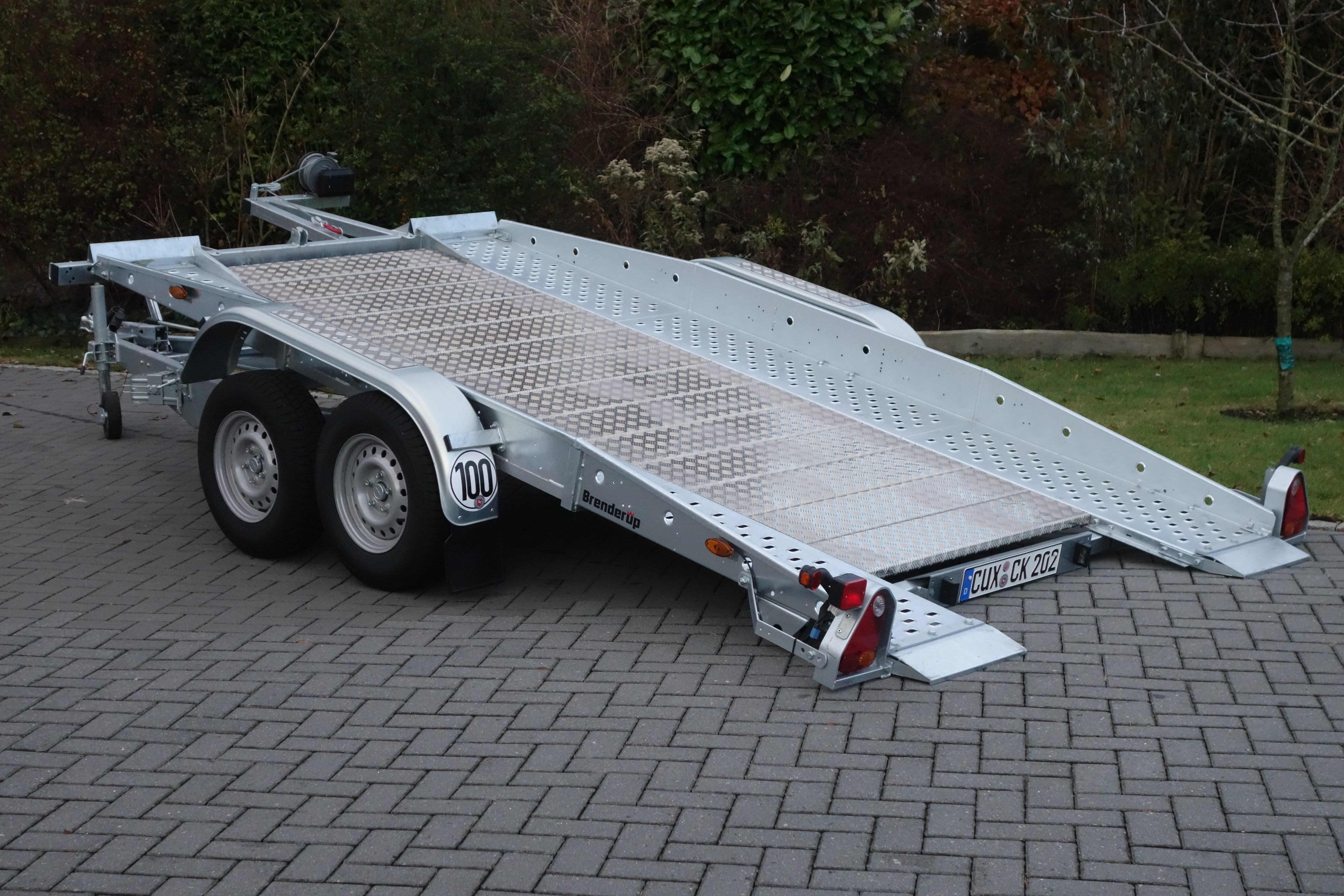 Autotransporter-Anhänger mieten – Brenderup U 120, 3000 kg, 100 km/h (Wurster Nordseeküste)