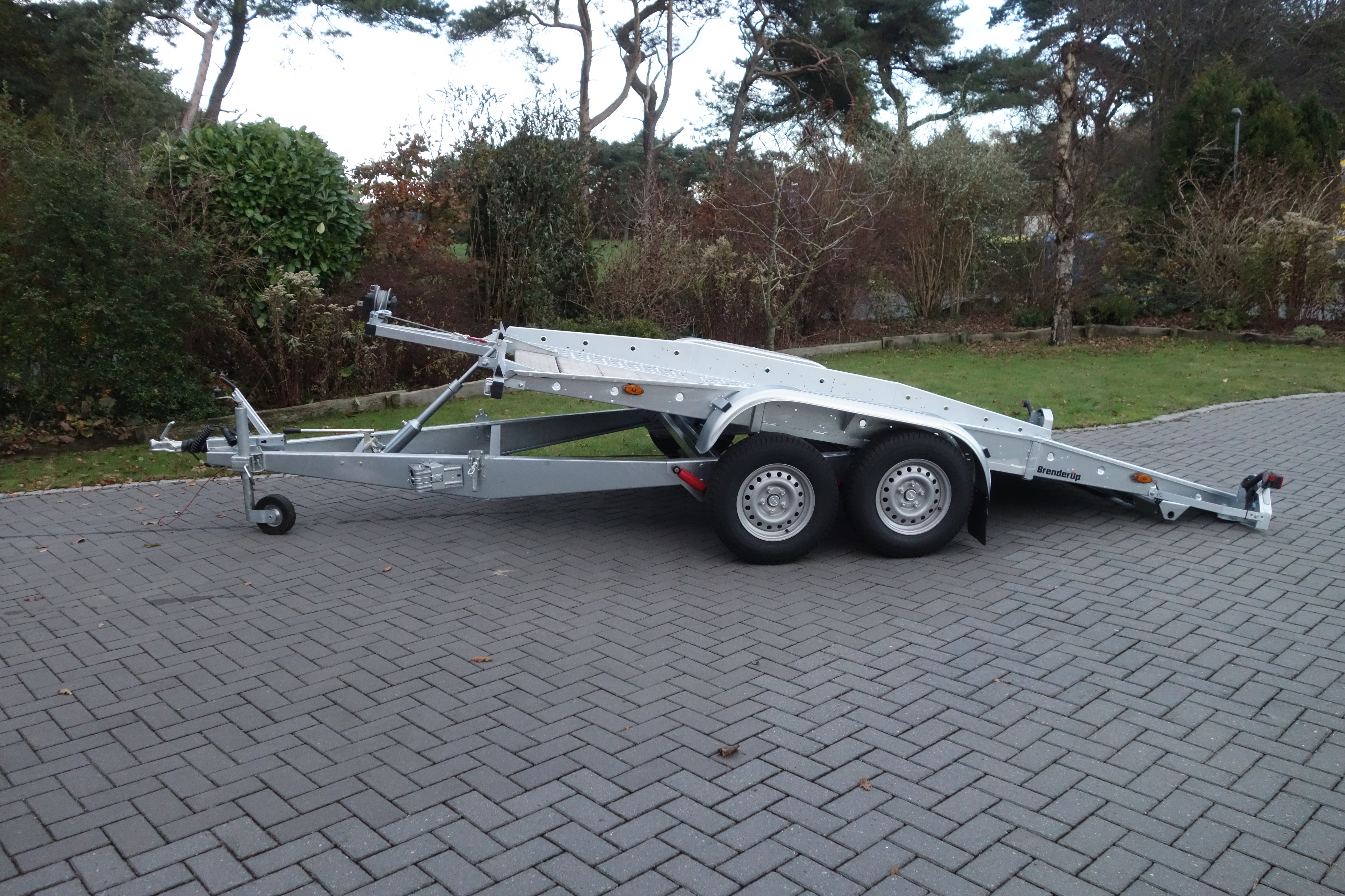 Autotransporter-Anhänger mieten – Brenderup U 120, 3000 kg, 100 km/h (Wurster Nordseeküste) – 3