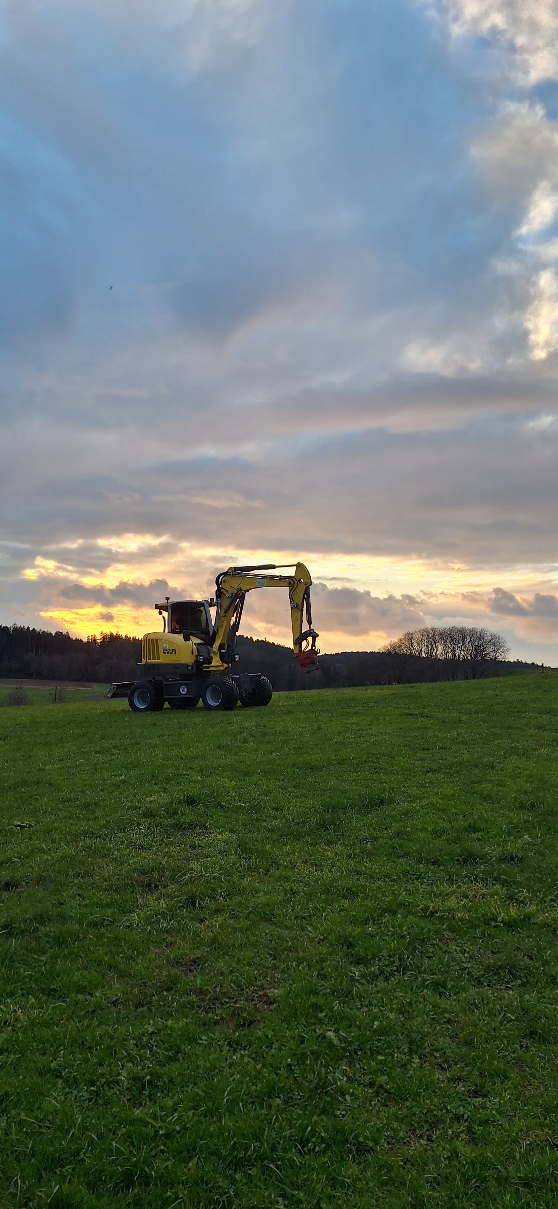 Wacker Neuson EW65 Mobilbagger mieten – 7 t Radbagger mit Grünlandbereifung – 2