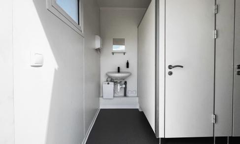 Event-Sanitärcontainer mieten | WC Damen/Herren für Messe & Veranstaltung 20 Fuß – 3