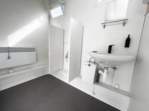 Event-Sanitärcontainer mieten | WC Damen/Herren für Messe & Veranstaltung 20 Fuß – 4