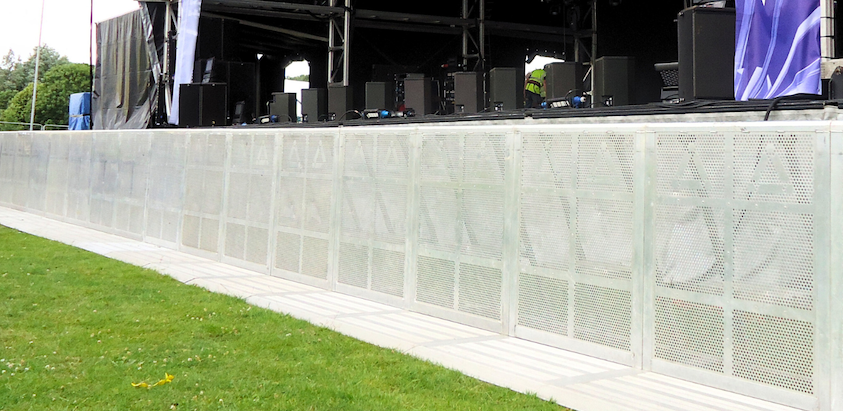 Bühnengitter mieten – Stage Barrier / Crash Barrier DIN EN 13200-3