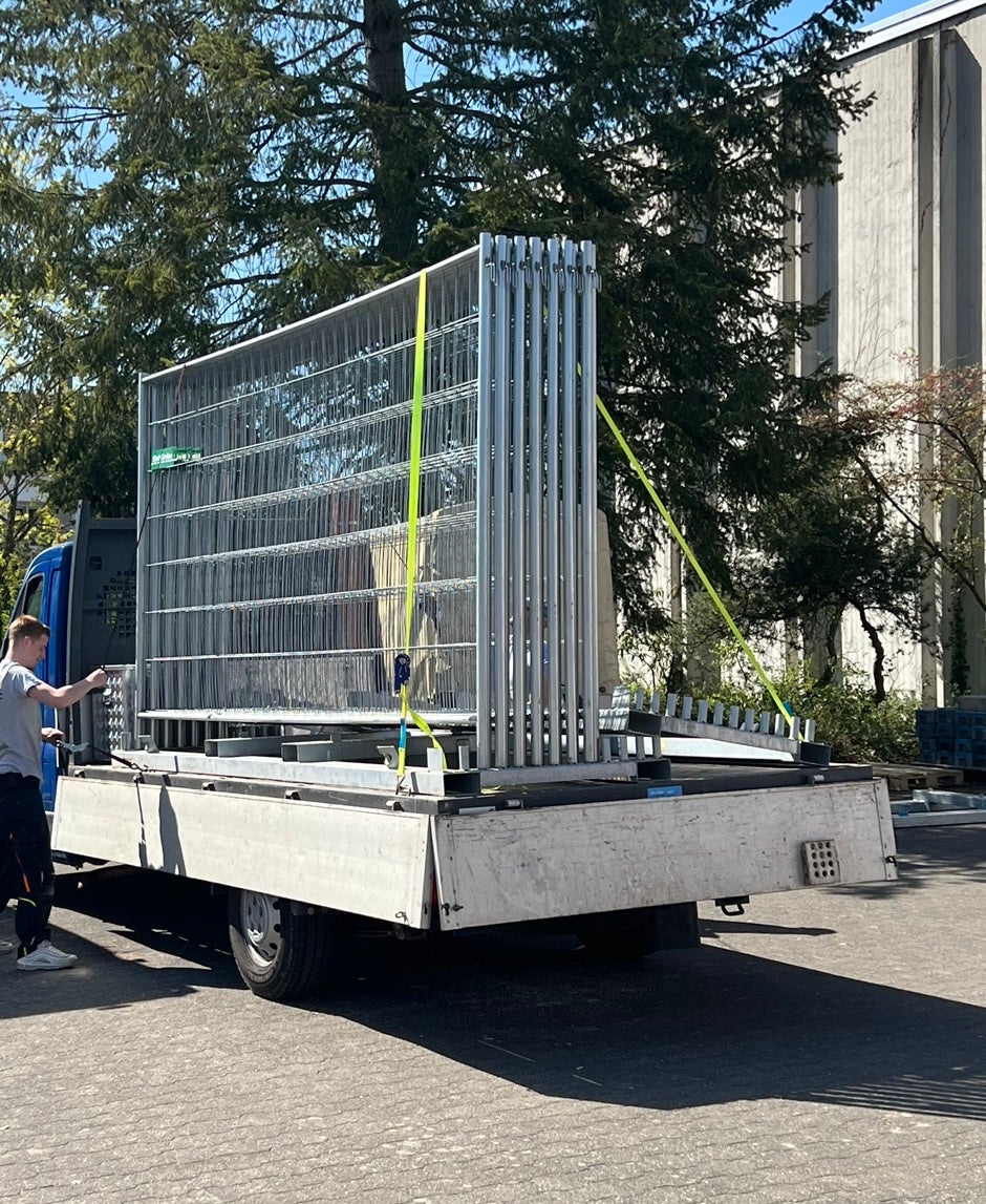 Bauzaun mieten – Mobilzaun feuerverzinkt 3,50 × 2,00 m inkl. Zubehör – 2