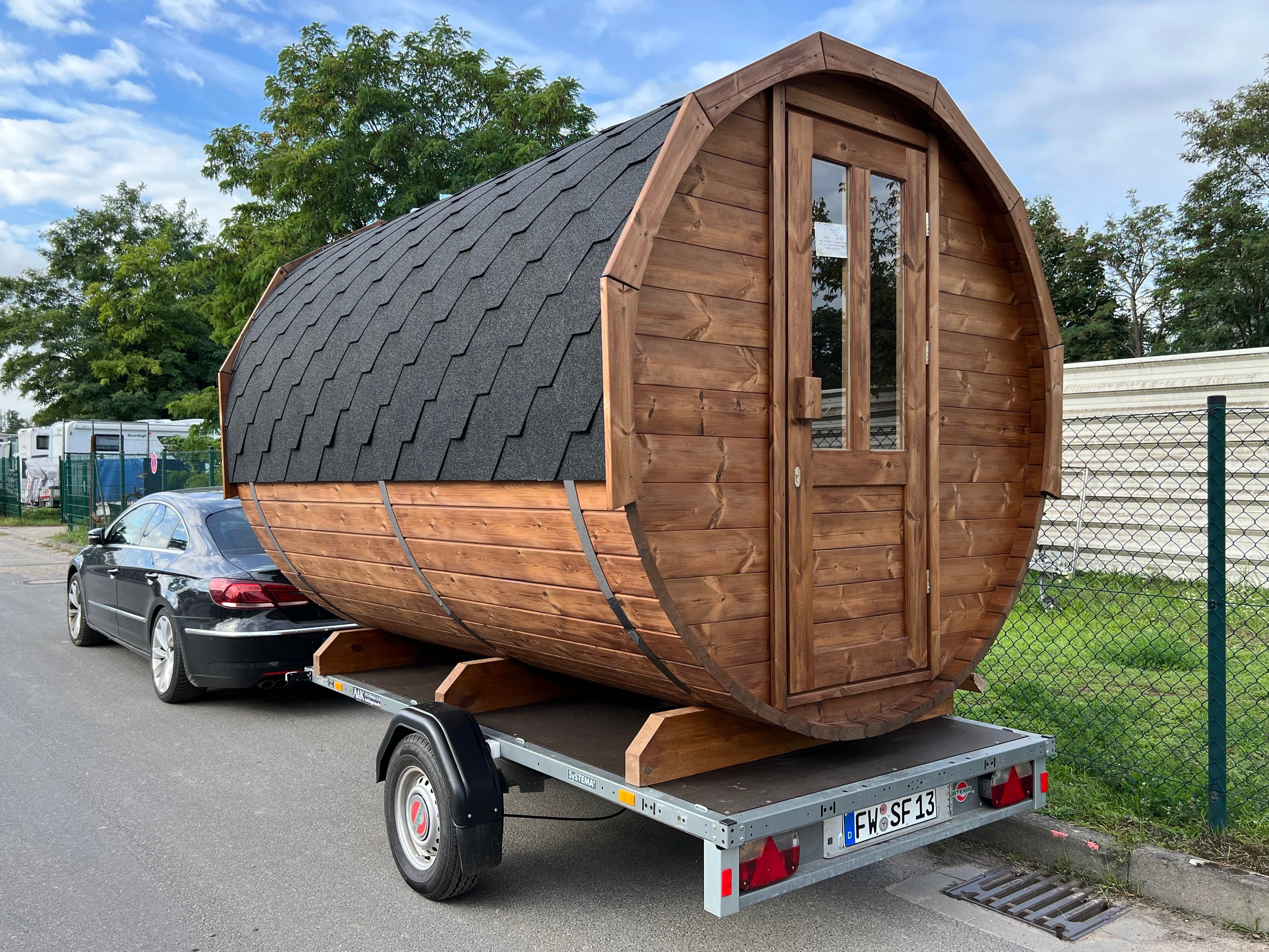 Mobile Fasssauna mieten – 3m Fasssauna mit Holzofen & Vorraum | Wellness to go