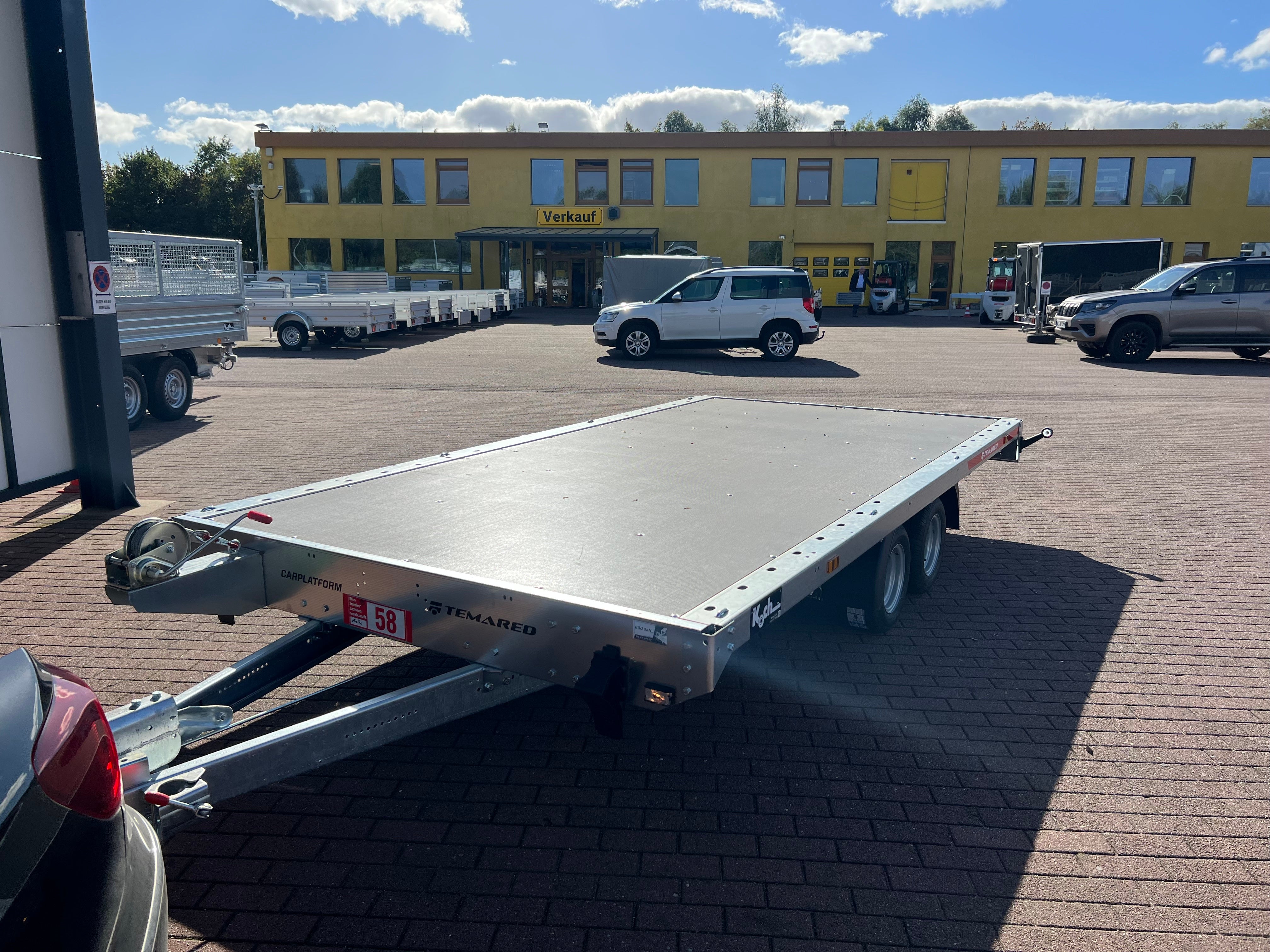 Autotransporter 2,7t mieten – 4m Plattformanhänger für Auto, Motorrad & Quad – 4