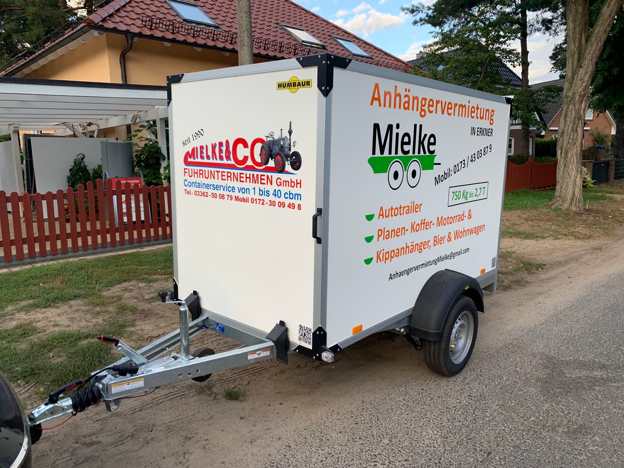 Kofferanhänger 1,3t mieten – 2,5m x 1,3m x 1,5m | Umzug & geschützter Transport
