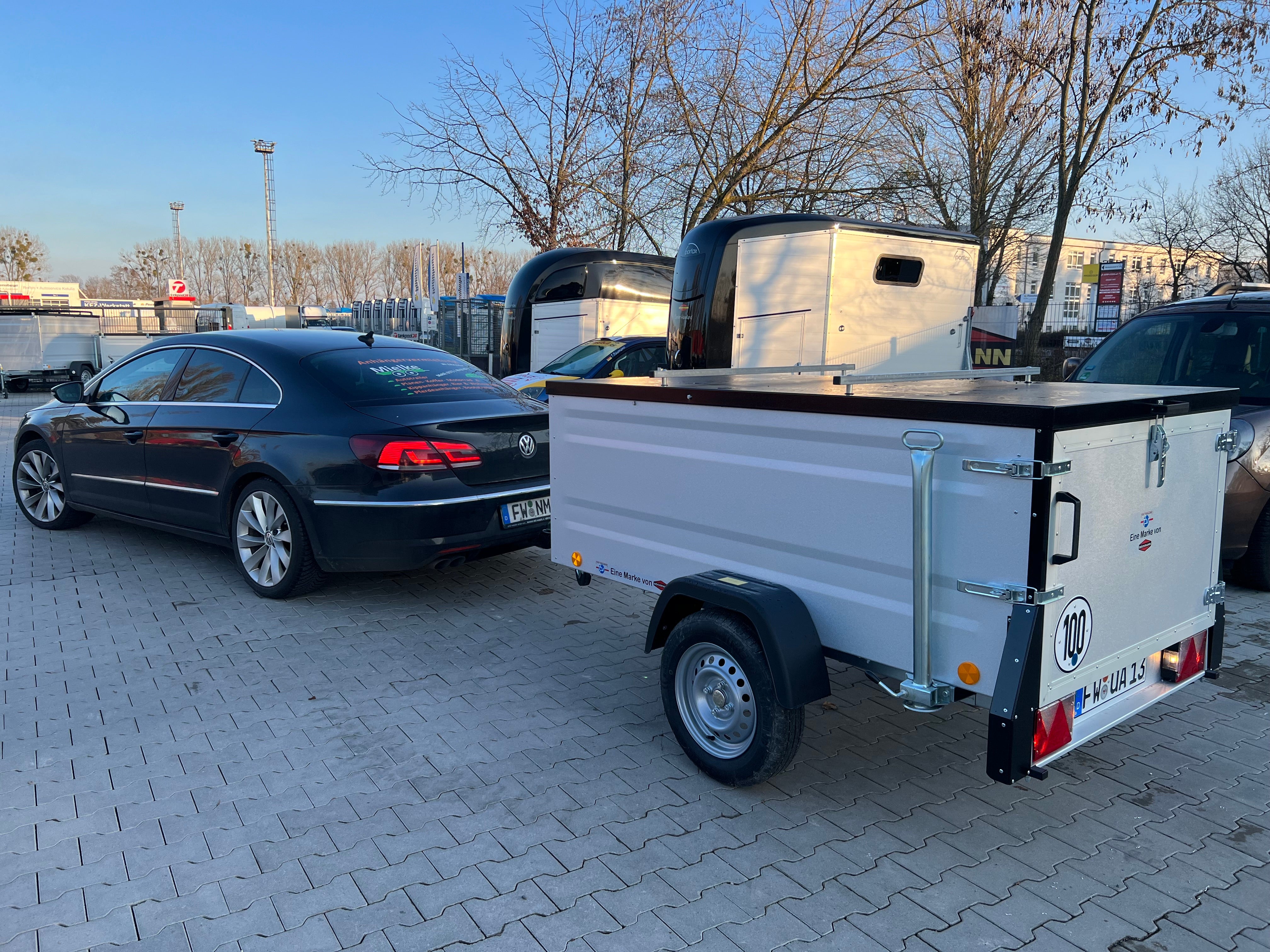 Kofferanhänger 750 kg mieten – abschließbar für Angeln, Rad, Camping & Urlaub – 2