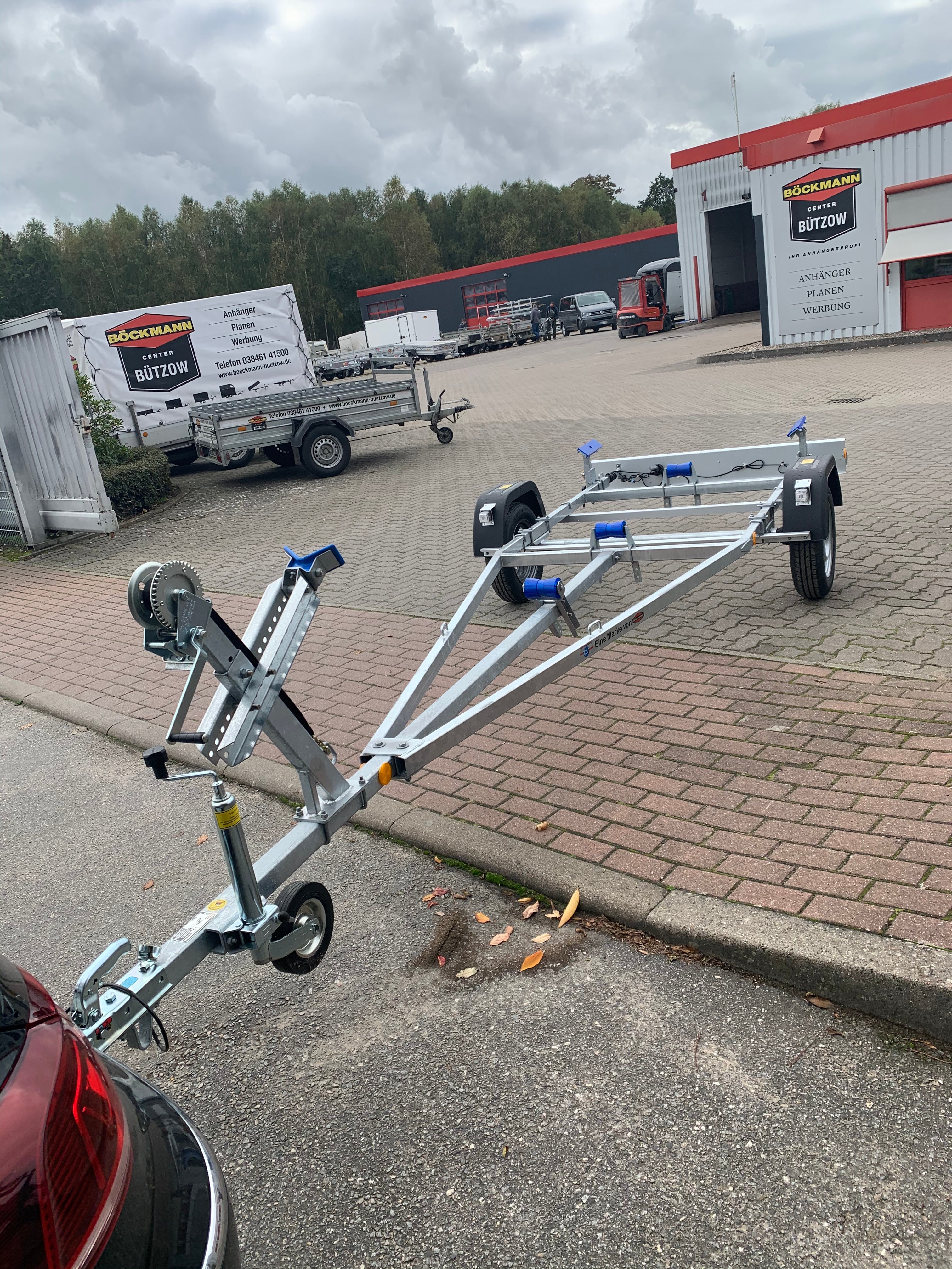 Bootstrailer 750 kg mieten – 5,5m Bootsanhänger für Motor- & Segelboote – 2