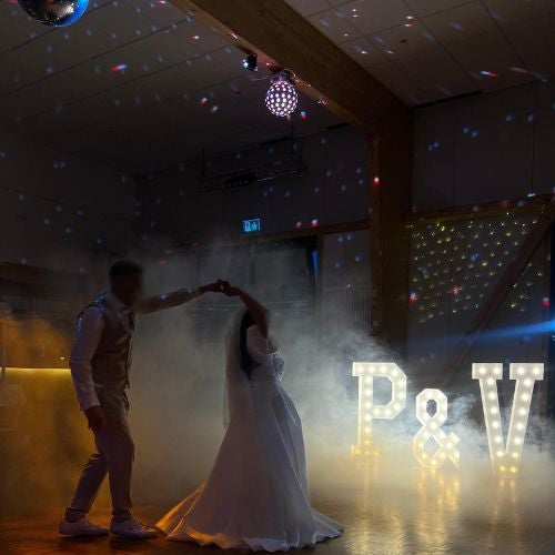LOVE Leuchtbuchstaben & Leuchtzahlen mieten – XXL für Hochzeit & Party – 2