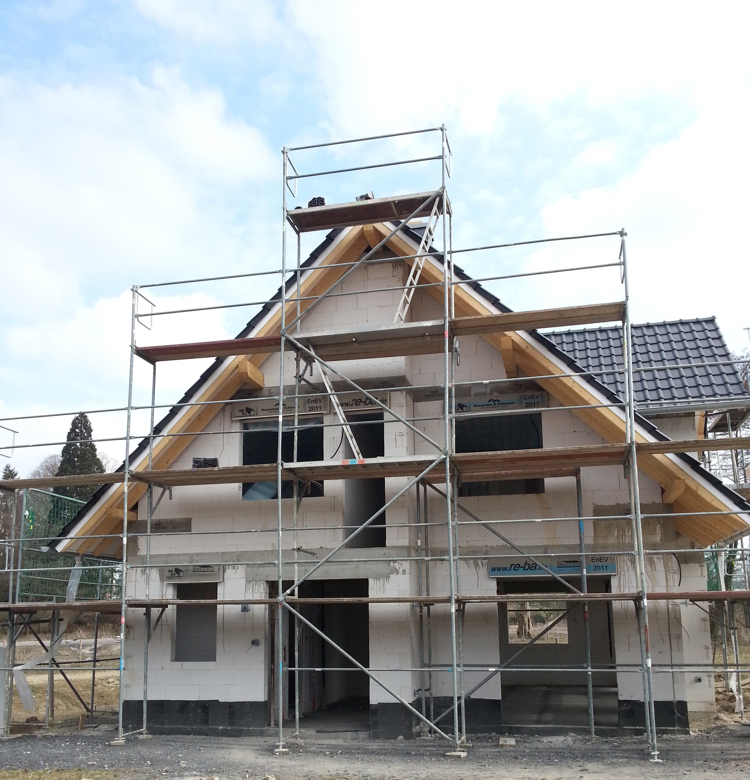 Malergerüst plettac SL70 mieten – Fassadengerüst für Dach- & Fassadenarbeiten – 2