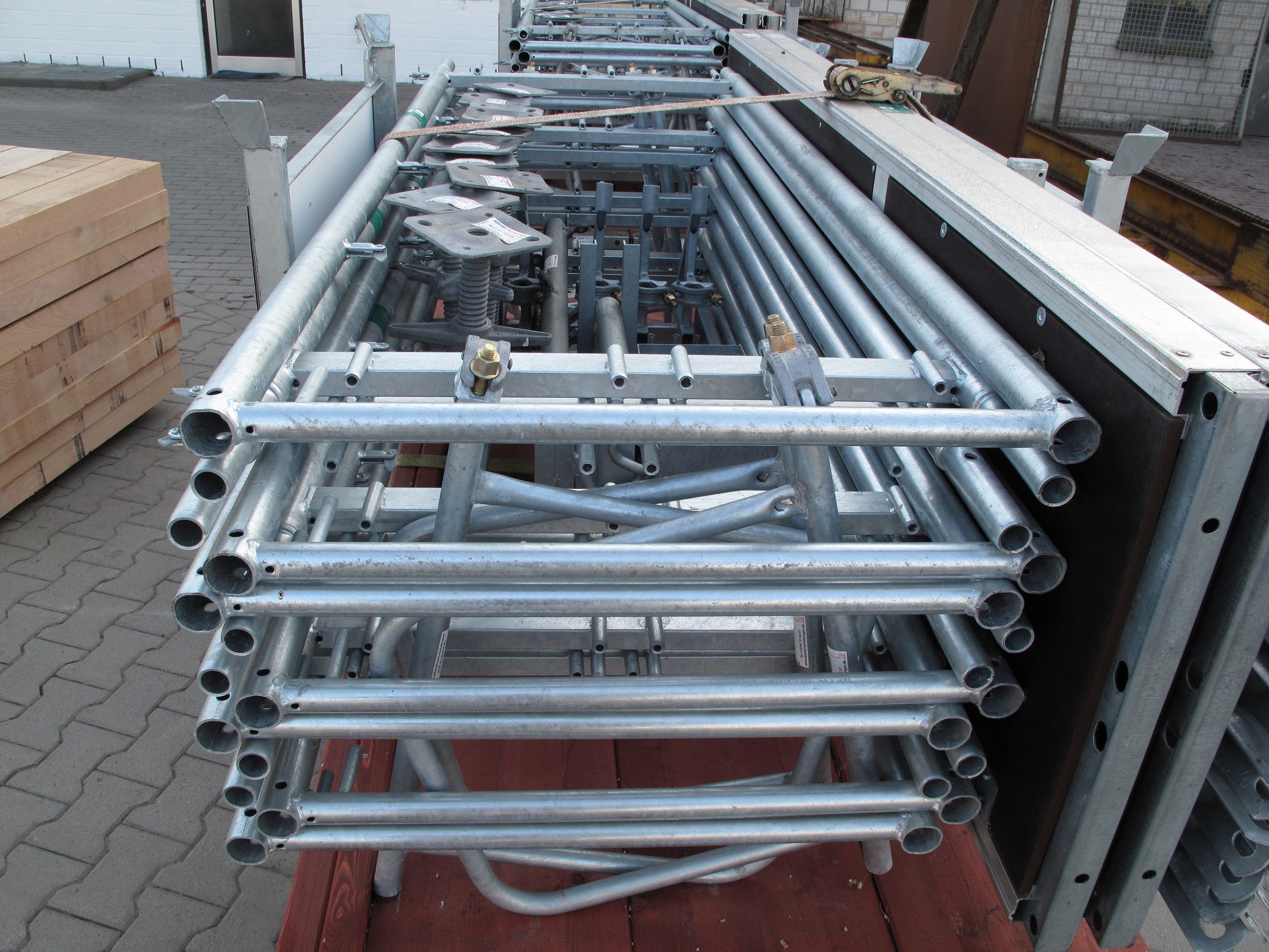 Fassadengerüst mieten – Gerüstbox to go, komplett für Giebel bis 10 m – 3