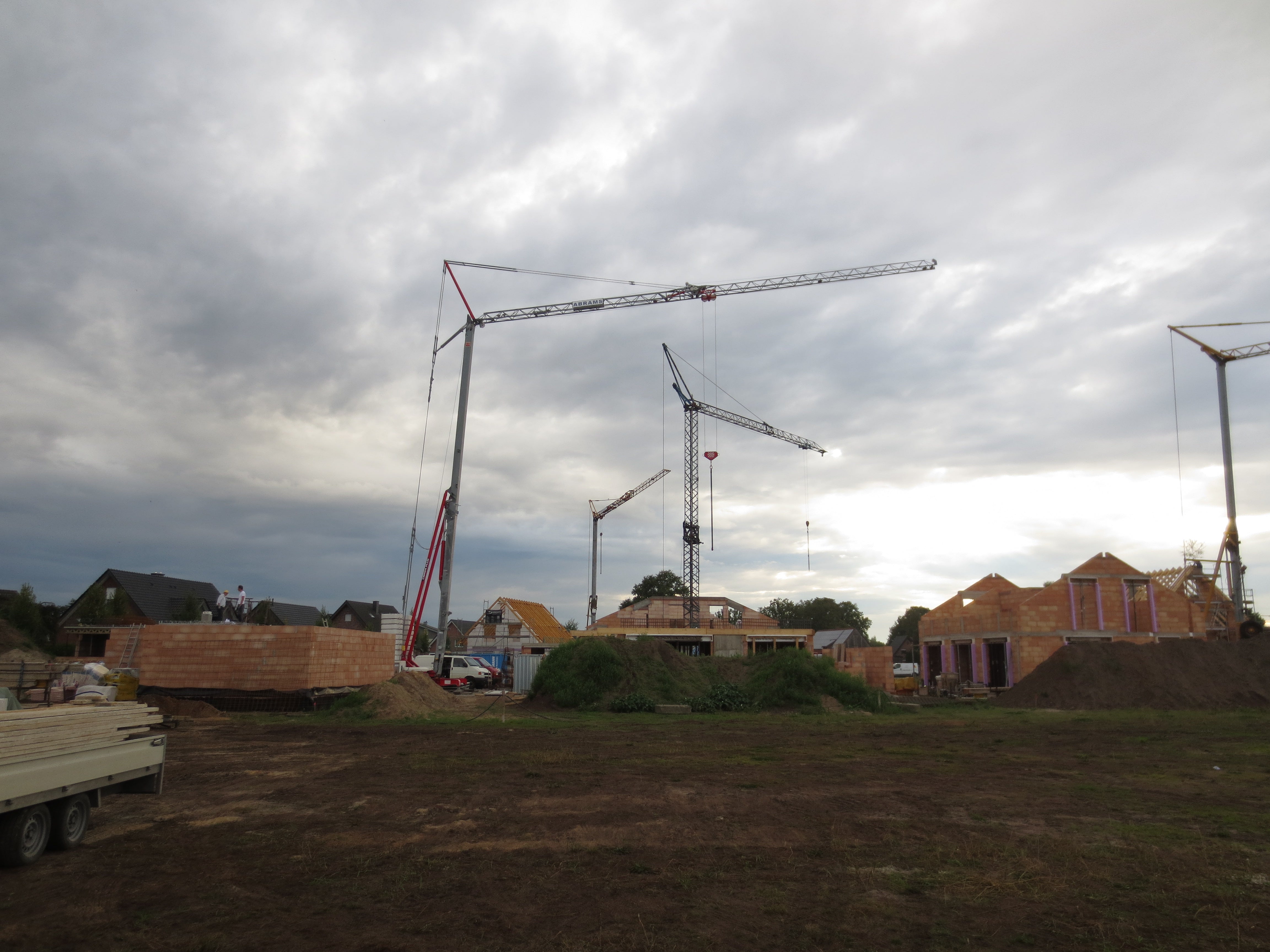 Baukran mieten – 24 m Ausladung (CBR24Plus), bis 2.000 kg Traglast