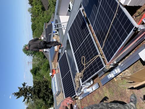 Solarlift mieten – Schräglift / Photovoltaiklift GEDA für PV-Module aufs Dach – 2