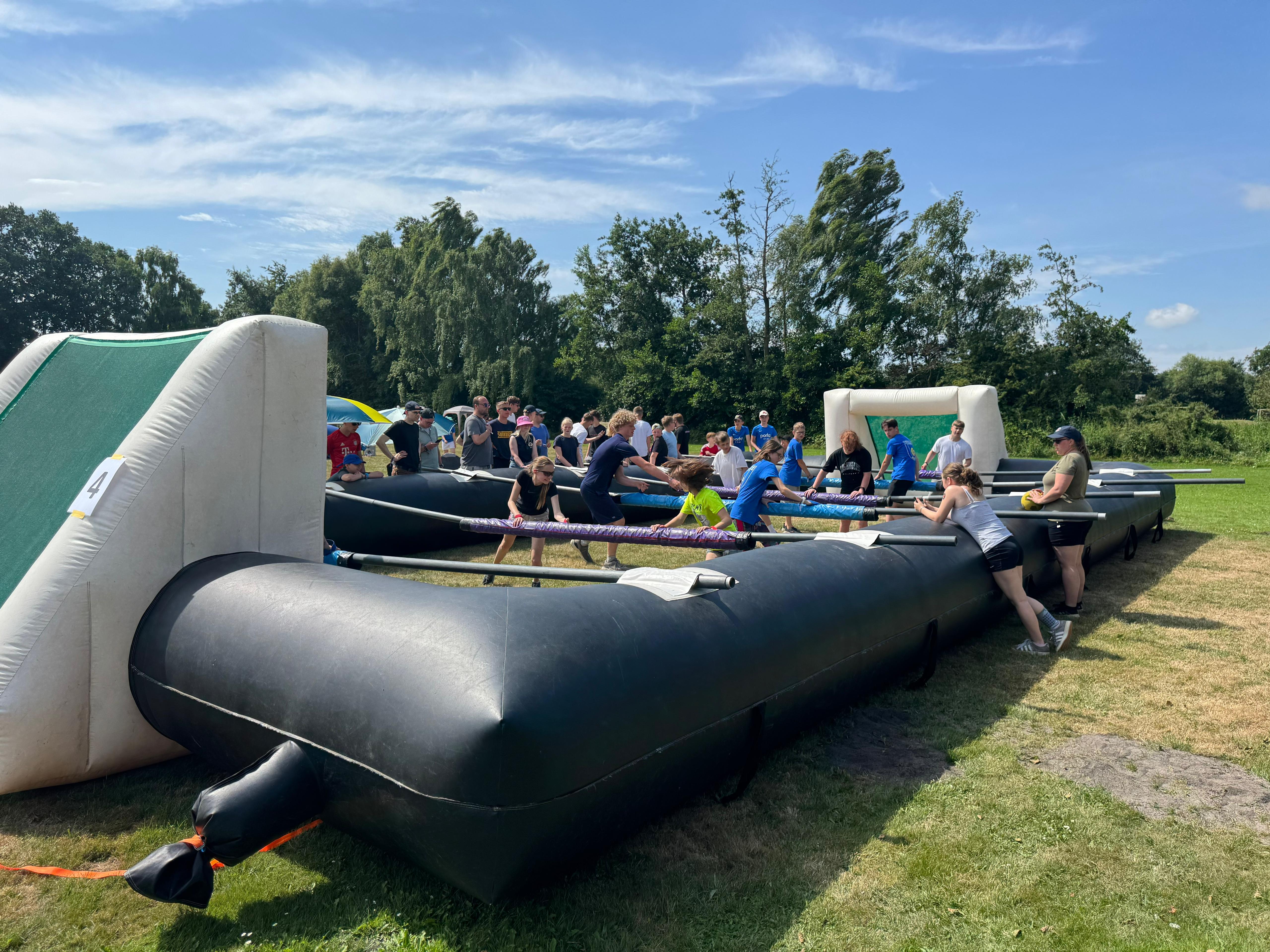 Menschenkicker / Human Kicker XL & XXL mieten – Teamspaß für Events