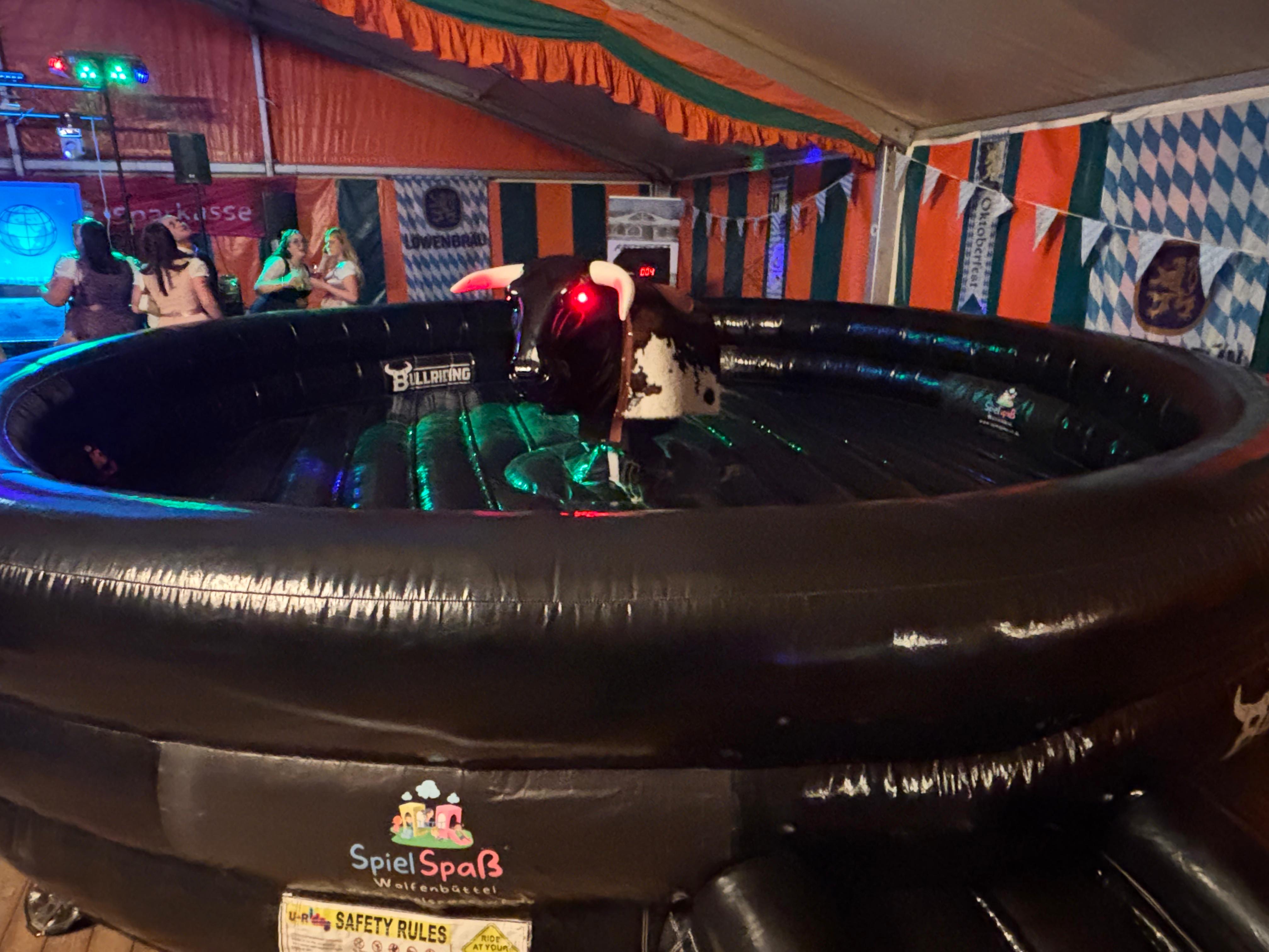 Bullriding / Rodeo mieten – Selbstabholung oder inkl. Betreuung